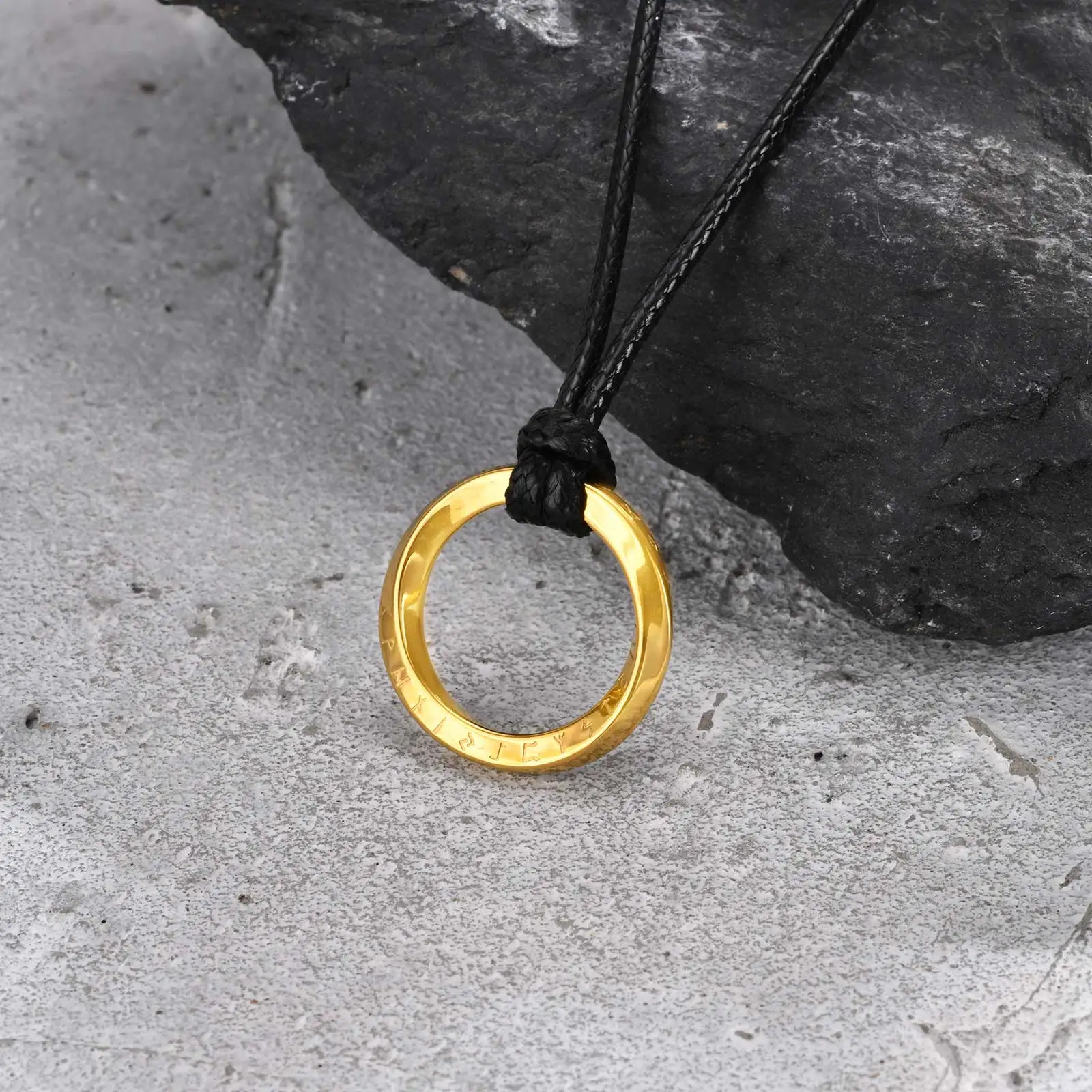 Mobius Pendant Necklace Stainless Steel Round Waterproof Symbol Chain Jewelry