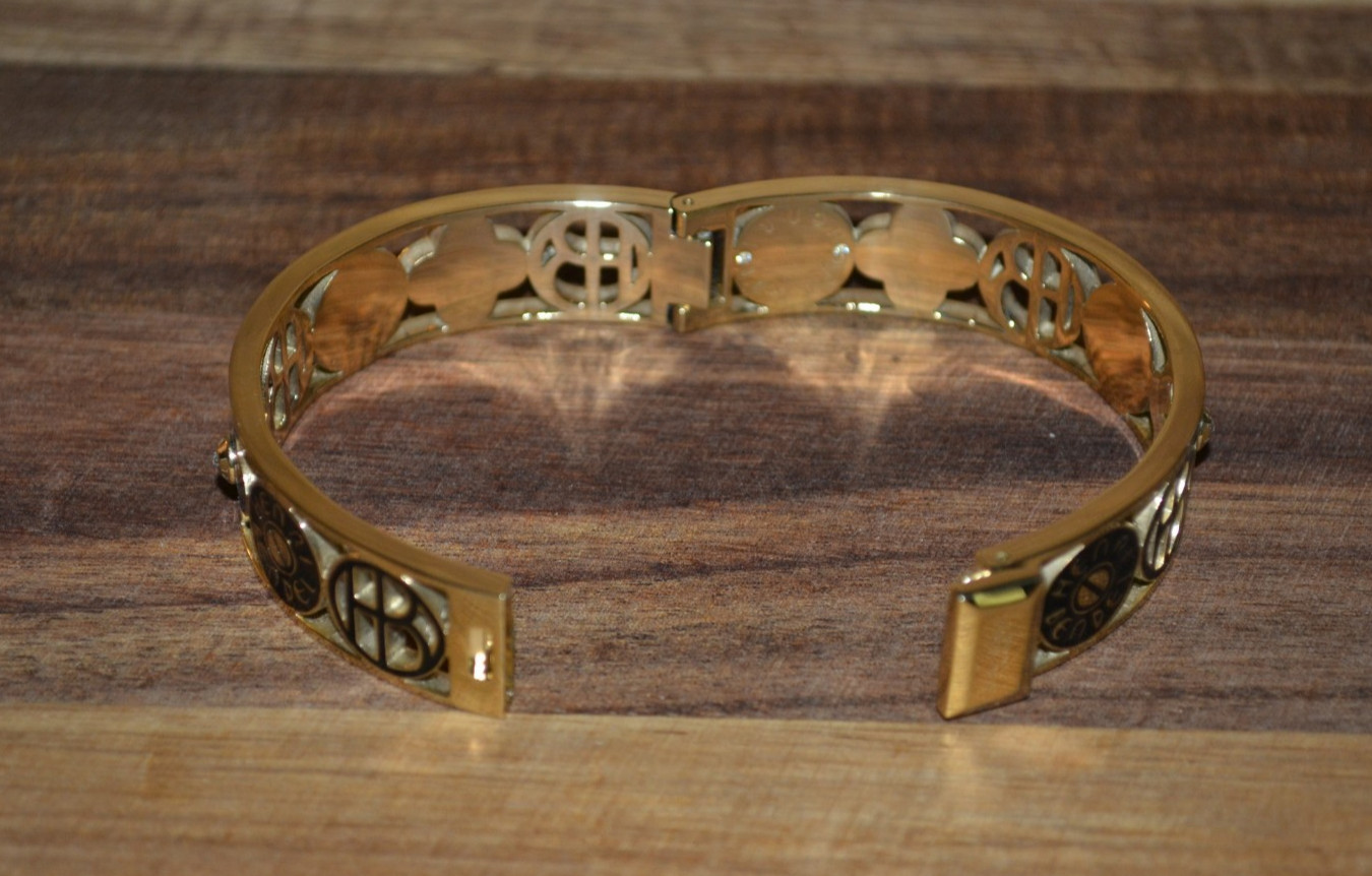 HENRI BENDEL CUTOUT BANGLE