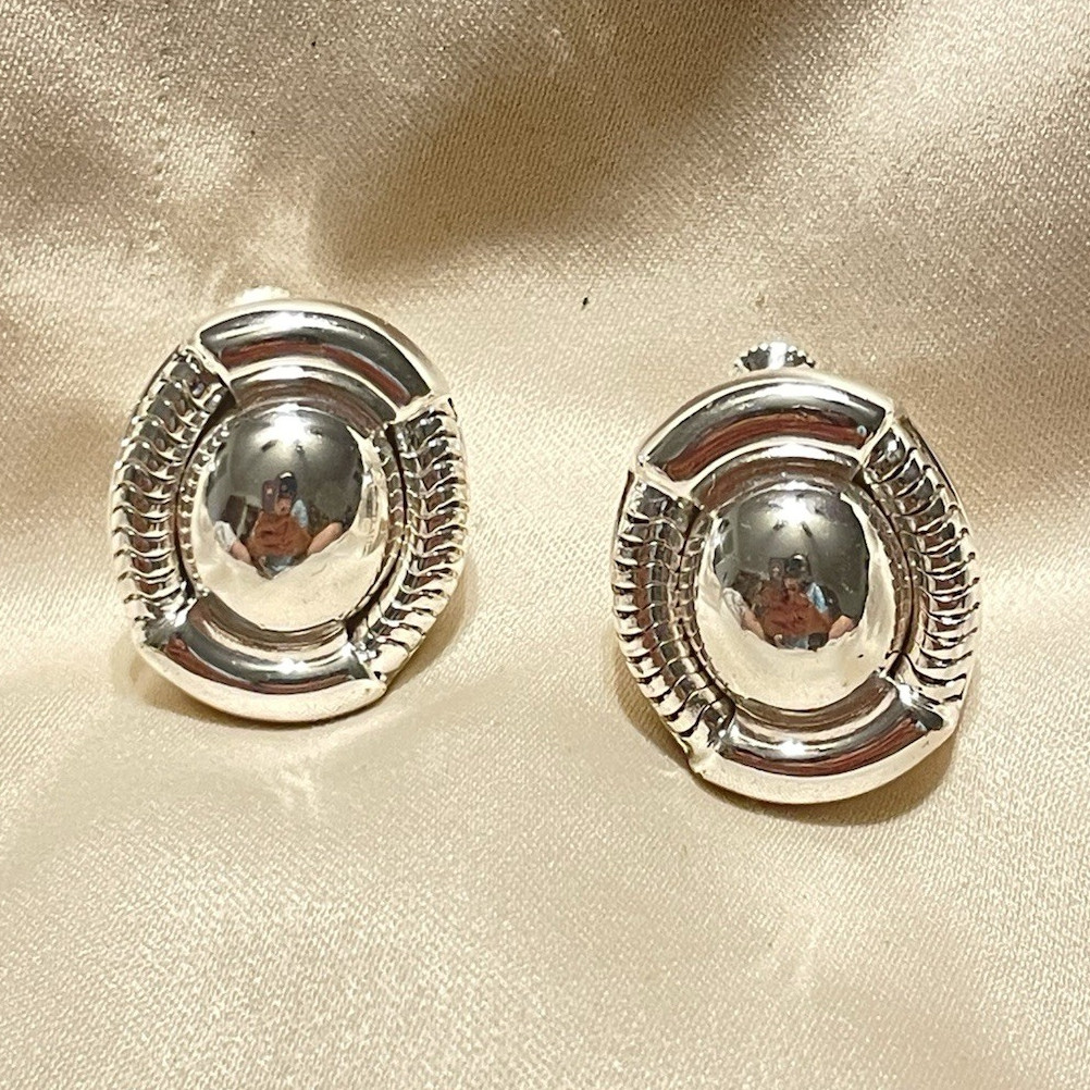 Silver Tone Textured Patterned Oval Metal Screw Back Clip-On Earrings