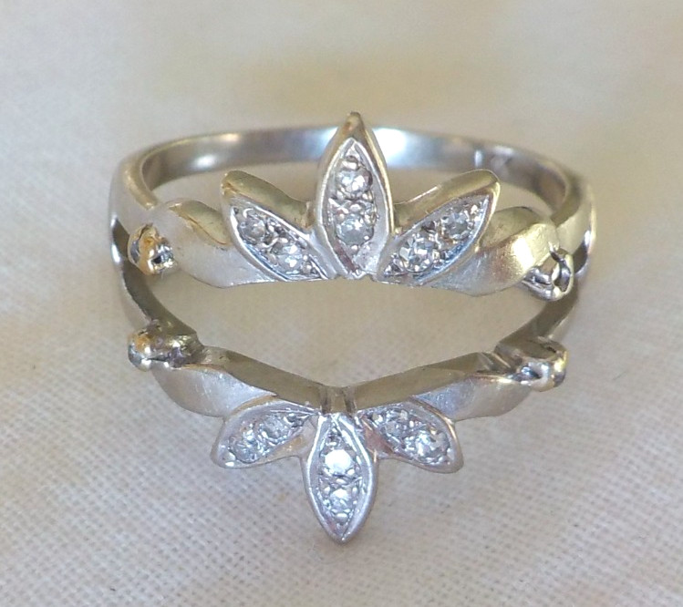 Solid 14K White Gold Split Shank Diamond Ring Jacket – 4.65 gms, Sz 7.5, 0.14 ct
