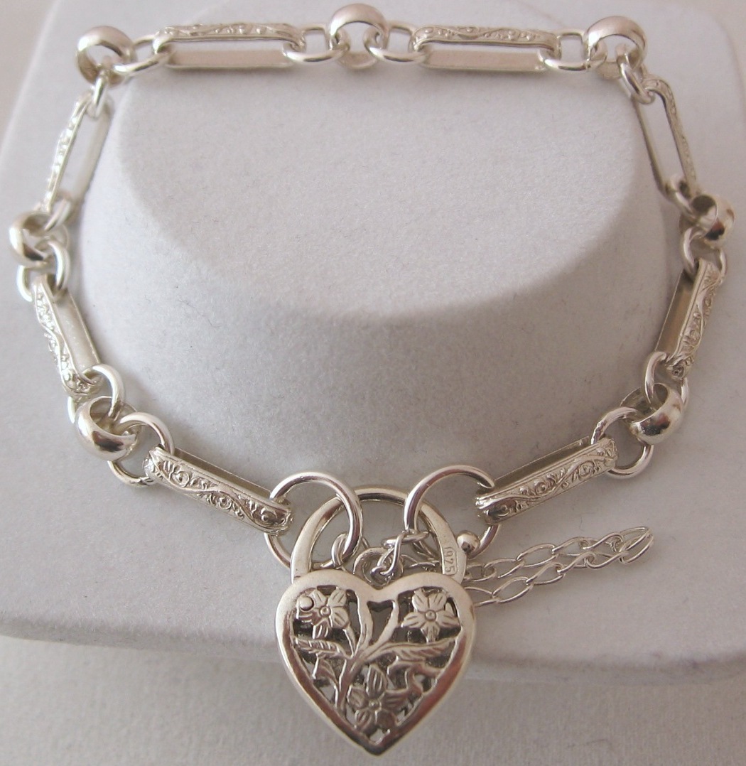 SOLID 925 STERLING SILVER VINTAGE DESIGN BELCHER BRACELET with HEART PADLOCK