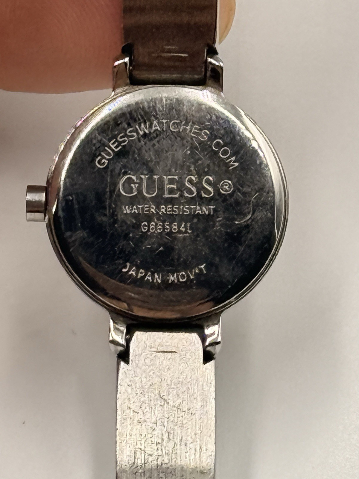 Vintage Guess G66584L Women’s Silver Tone Bracelet Watch Japan Quartz