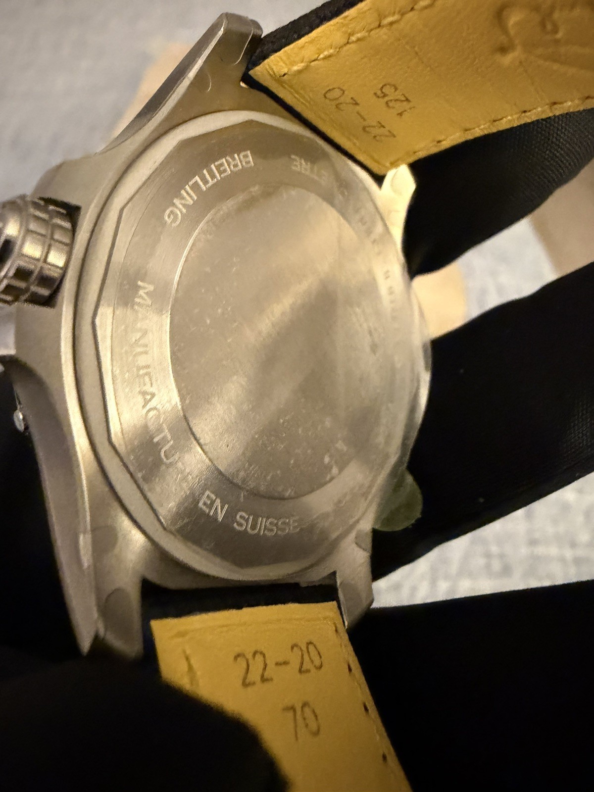 Breitling Avenger Automatic GMT 44 A32320101B1X1