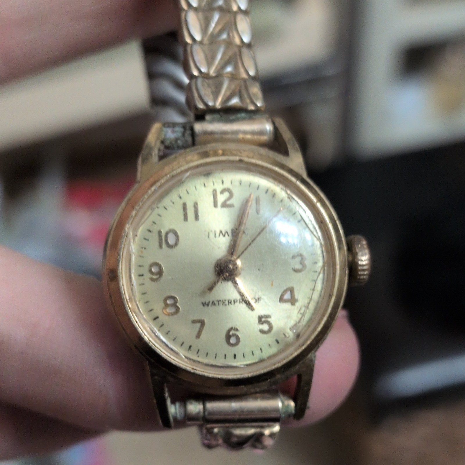 Timex Vintage 1950s Ladies Manual Wind Water-Resistant Gold Stretch Arabic