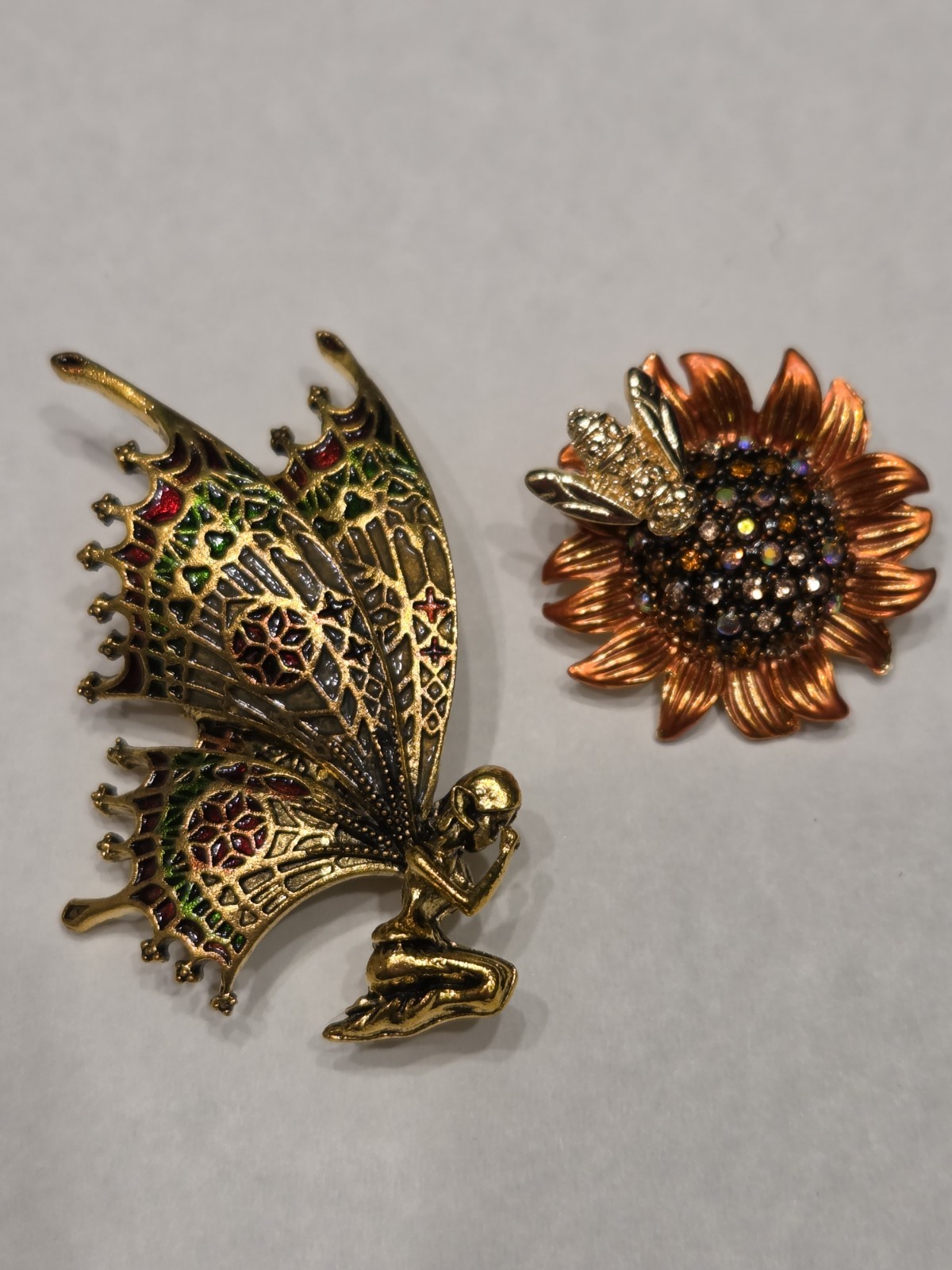 Beautiful Praying Pixie Fairy With Wings Rhinestone Daisy Bee Brooch Lot 293-177