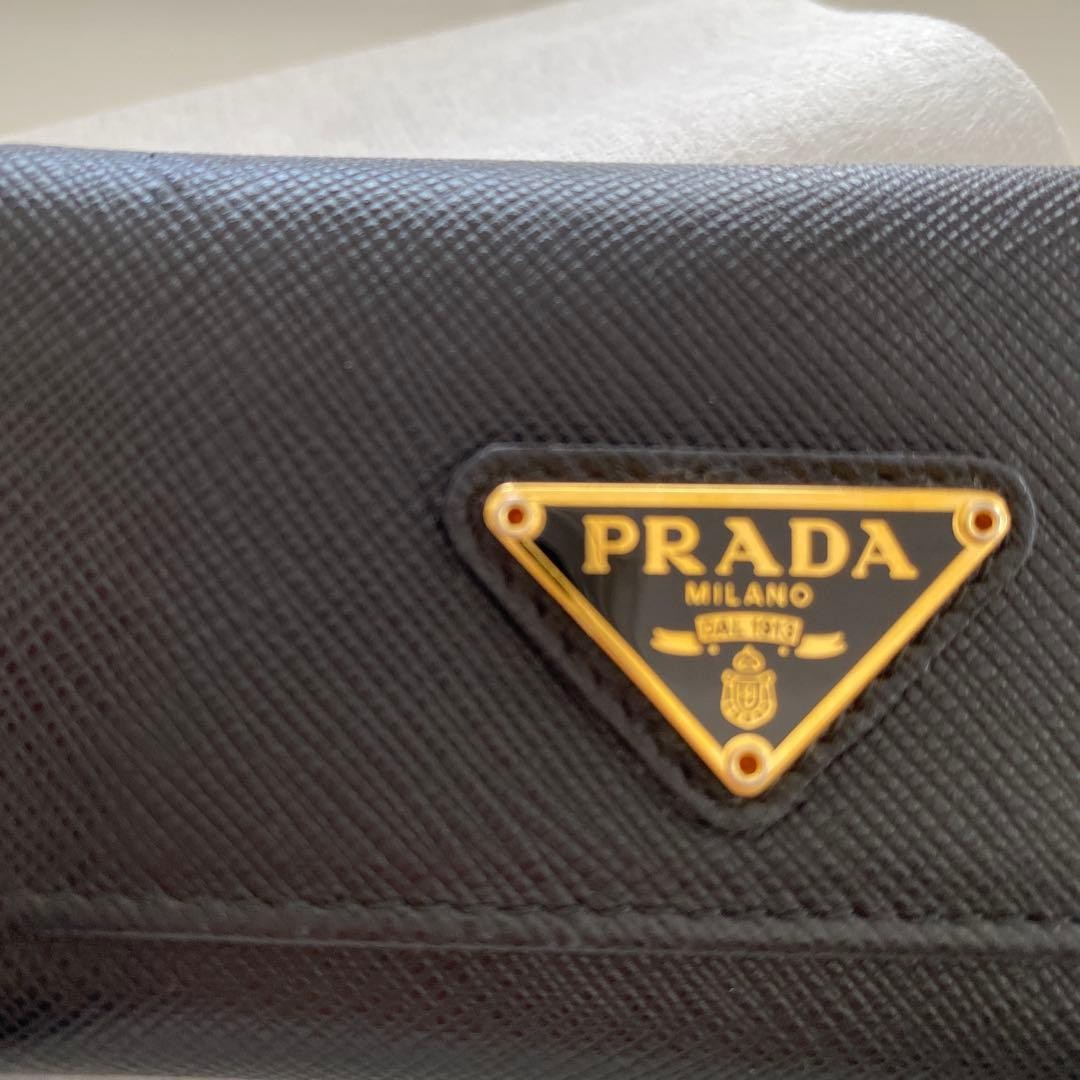 PRADA Black Leather Key Ring Gold Logo Used 1 Month Slight Scratches