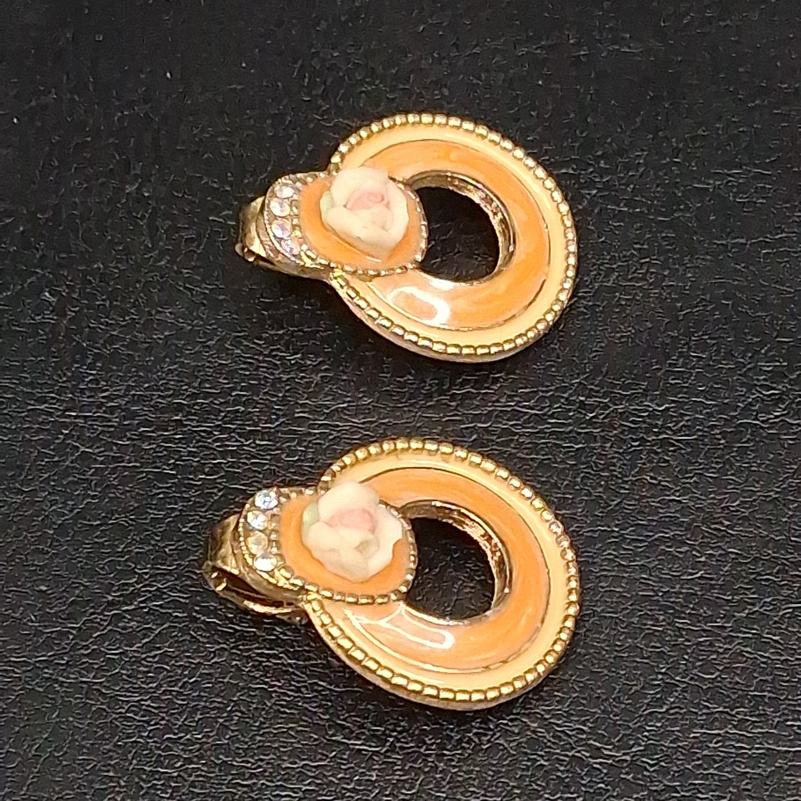 Vintage Brand 1928 Porcelain Flower AB Crystal Peach Enamel Earrings 18.340
