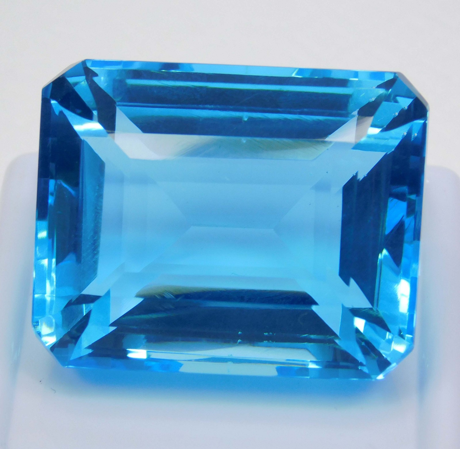 Certified 130.85 Ct Natural Blue Aquamarine Emerald Cut Brazil Rare Gemstone