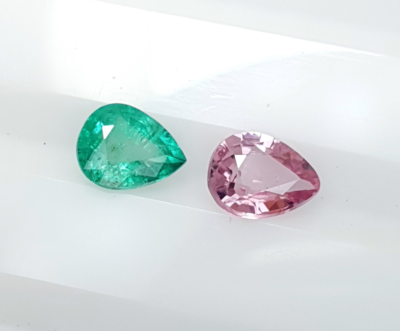 Stunning Natural Reverse Pair Emerald And Morganite 1.75 Carats Gemstone