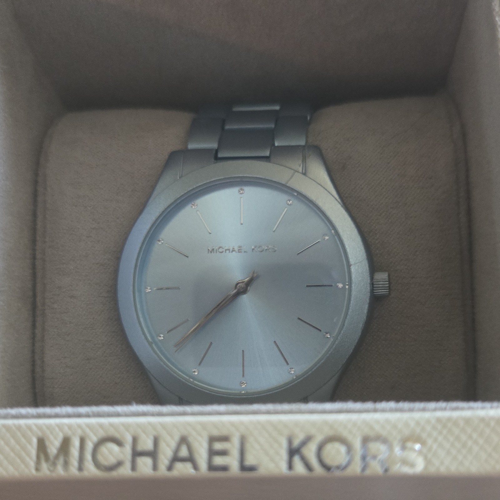 Michael Kors Silver Dial Analog Quartz Watch Gray Metal Bracelet 12-Hour Dial