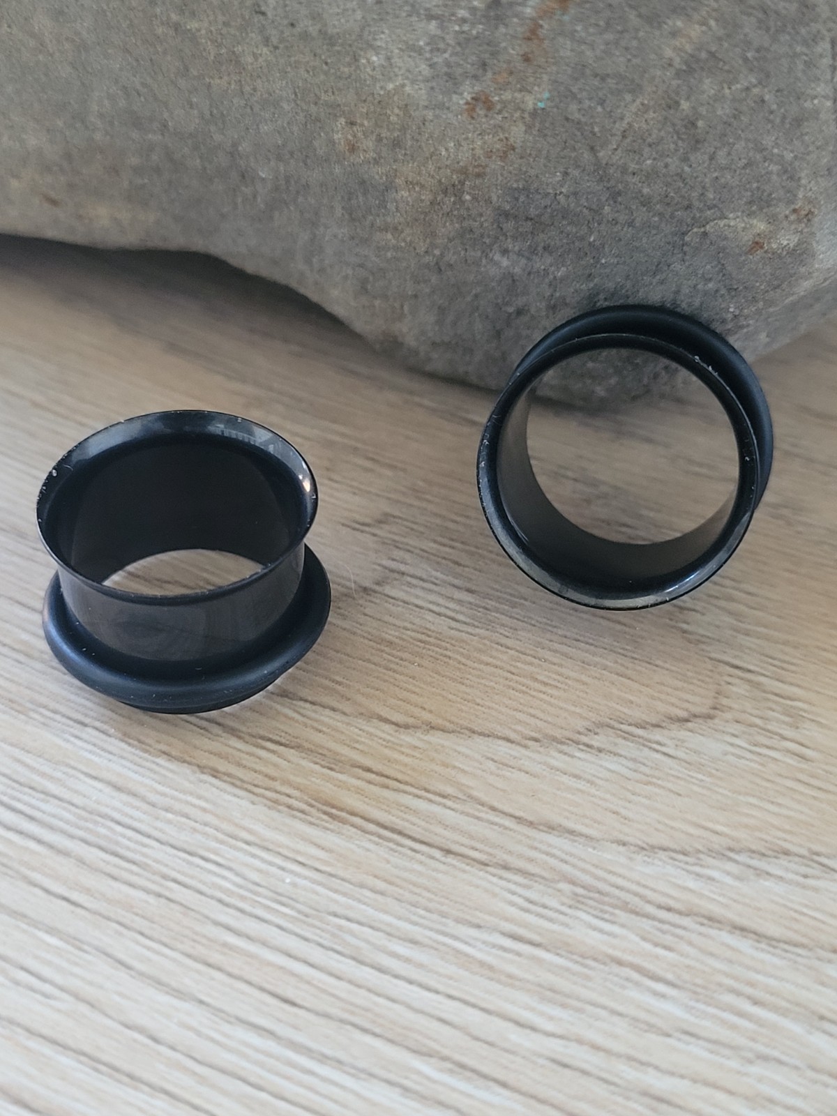 Pair 0g-1″ Black Steel Titanium ear Tunnels Gauges Plugs gauging stretching 9/16