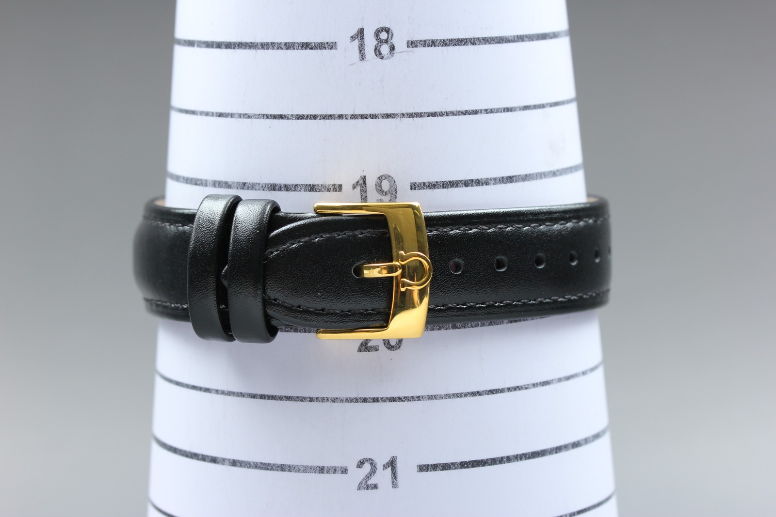 Vintage 1980 OMEGA Constellation Mens Cal.1330 Ref.191.032 Quartz From Japan