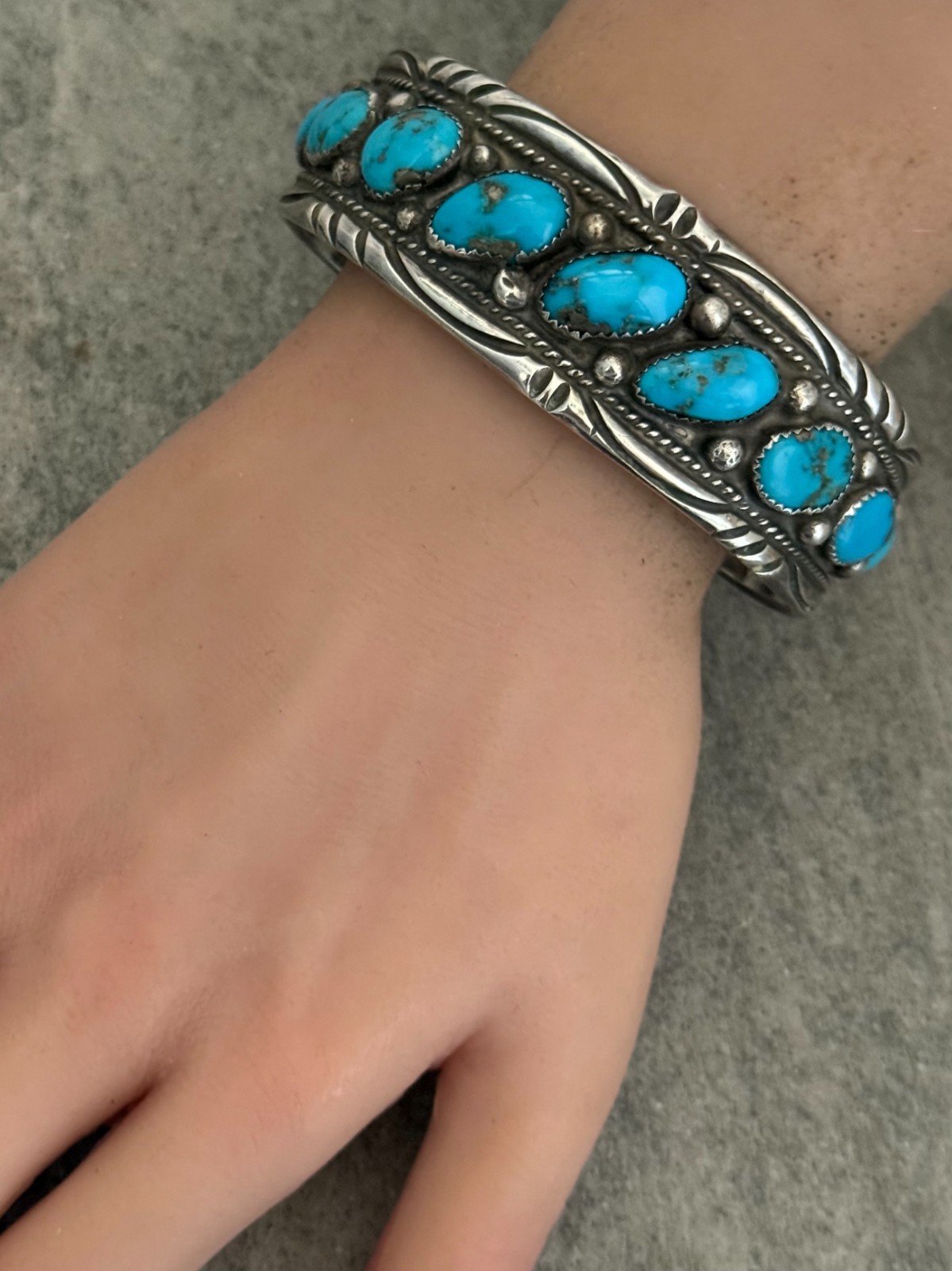 Vintage Native American Navajo MORENCI TURQUOISE Sterling LARGE Bracelet 8.25 in