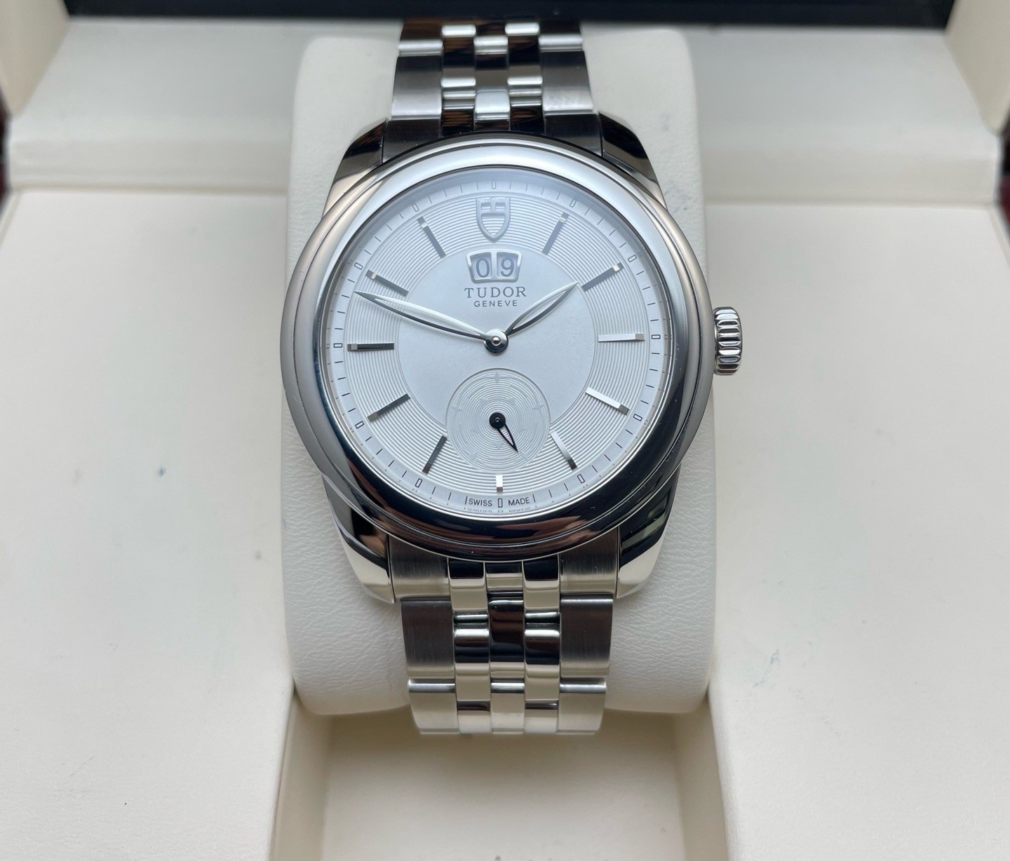 Tudor White Dial Glamour M57000-0004 Men’s Watch Automatic 42mm Date