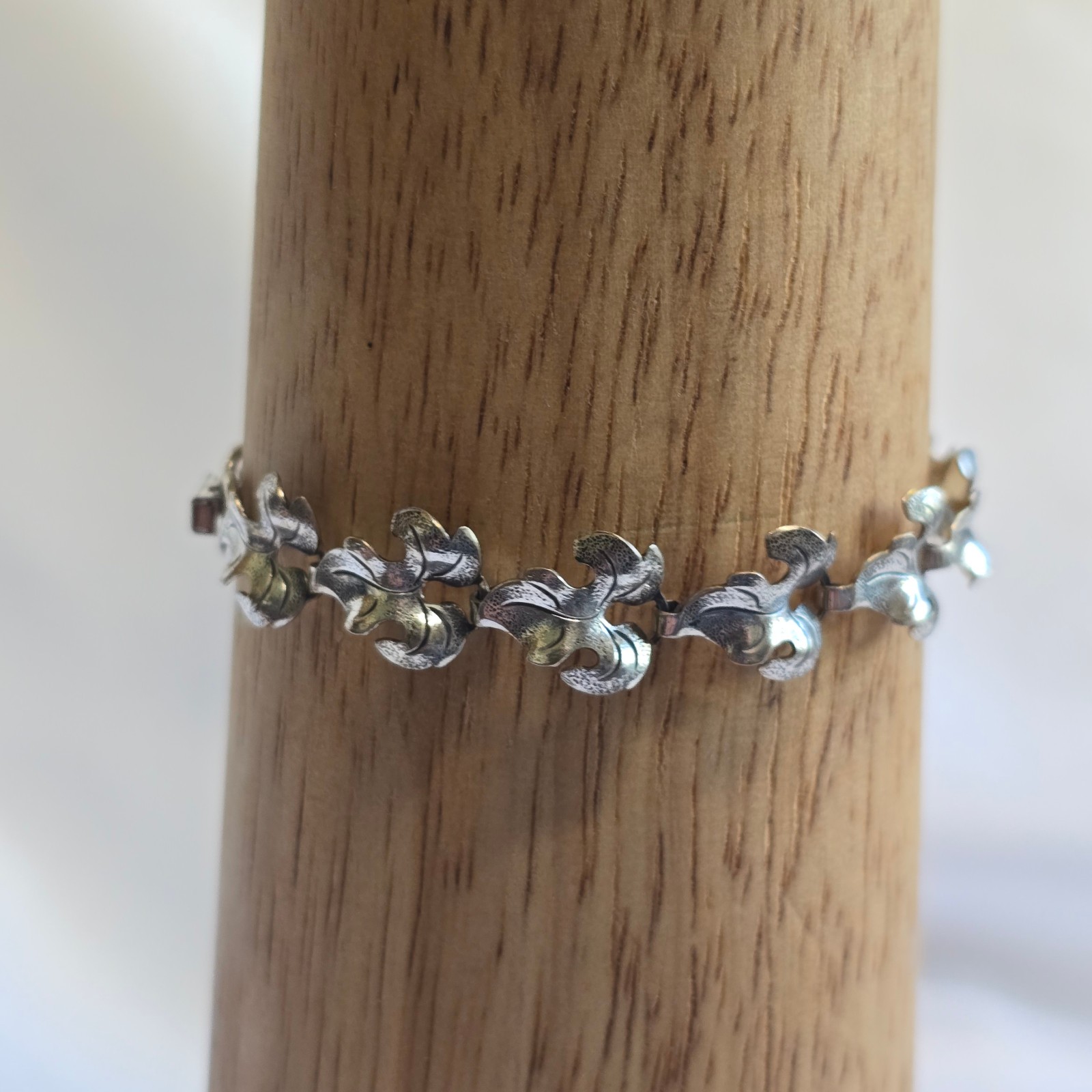 Vtg Sterling Silver Leaf Bracelet 7.32g Fine Jewelry 7.25″ Floral Fold Over