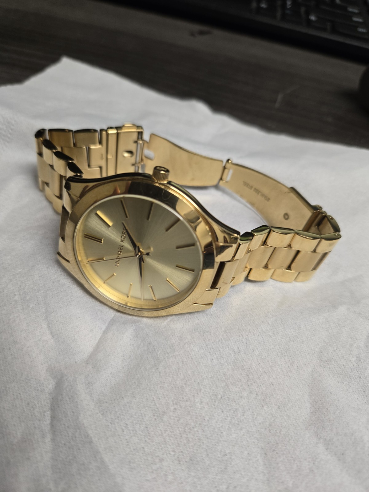 Michael Kors Analog Quartz Wristwatch Gold Tone Metal Bracelet Band