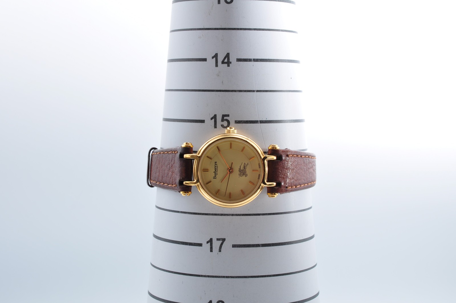 Burberrys OF LONDON 3200 Quartz Watch Analog Round Women w-1388