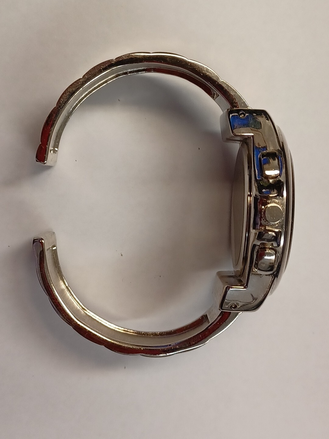 Geneva Womens Cuff Watch. # 15219, Used/working.