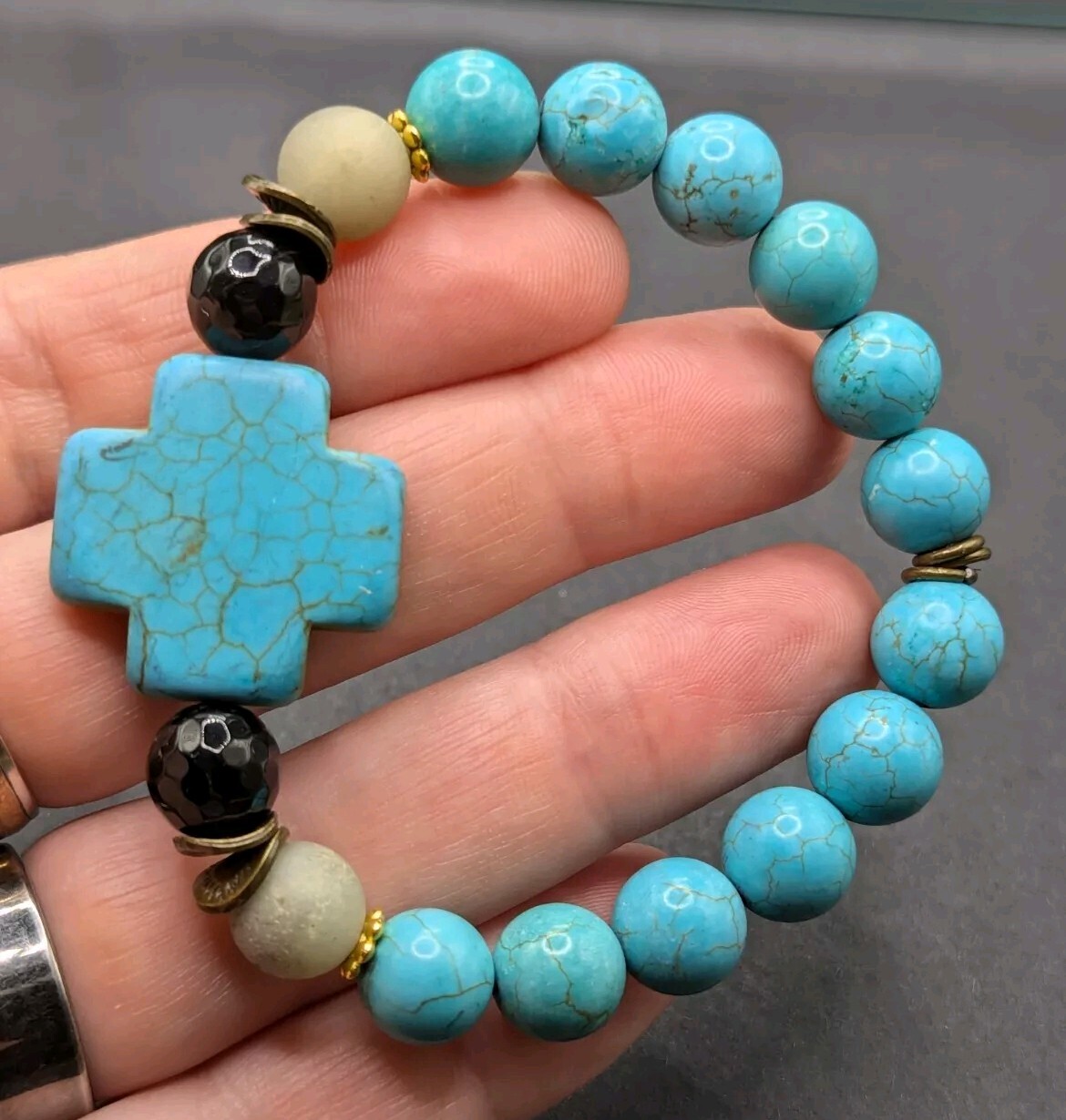 Women’s Stylish Blue Cross Turquoise Beaded Stretch Bracelet (16cm) Small Wrist
