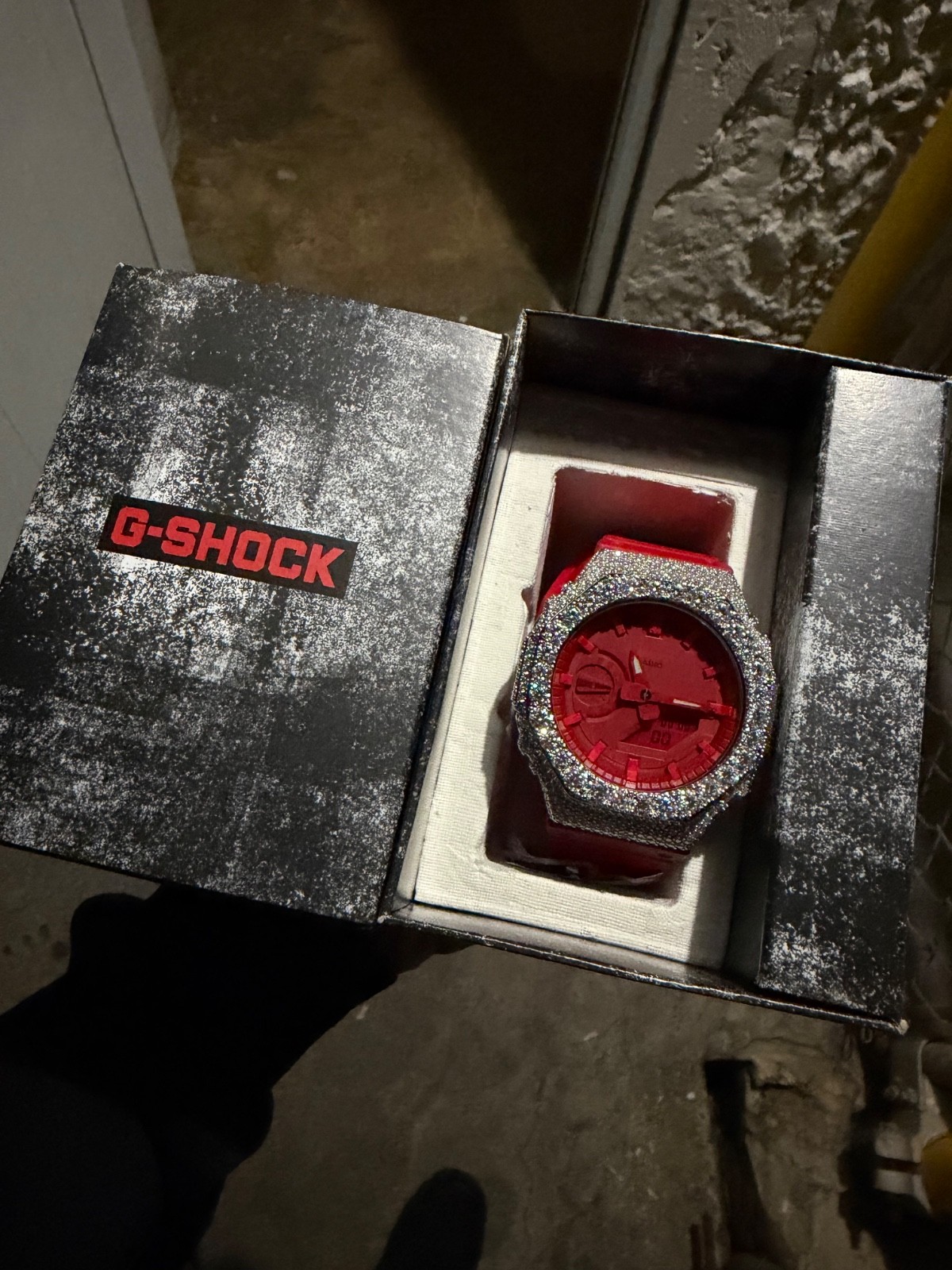 G Shock ga2100 Red Moissanite bizel