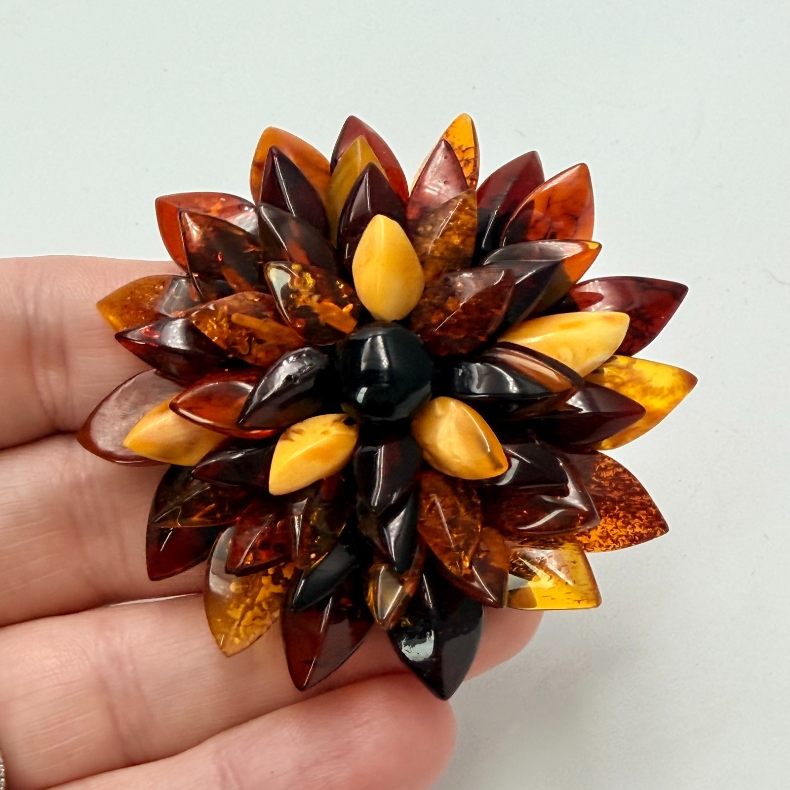 Baltic Amber Flower Crocheted Yarn Backing Pendant Statement Chrysanthemum