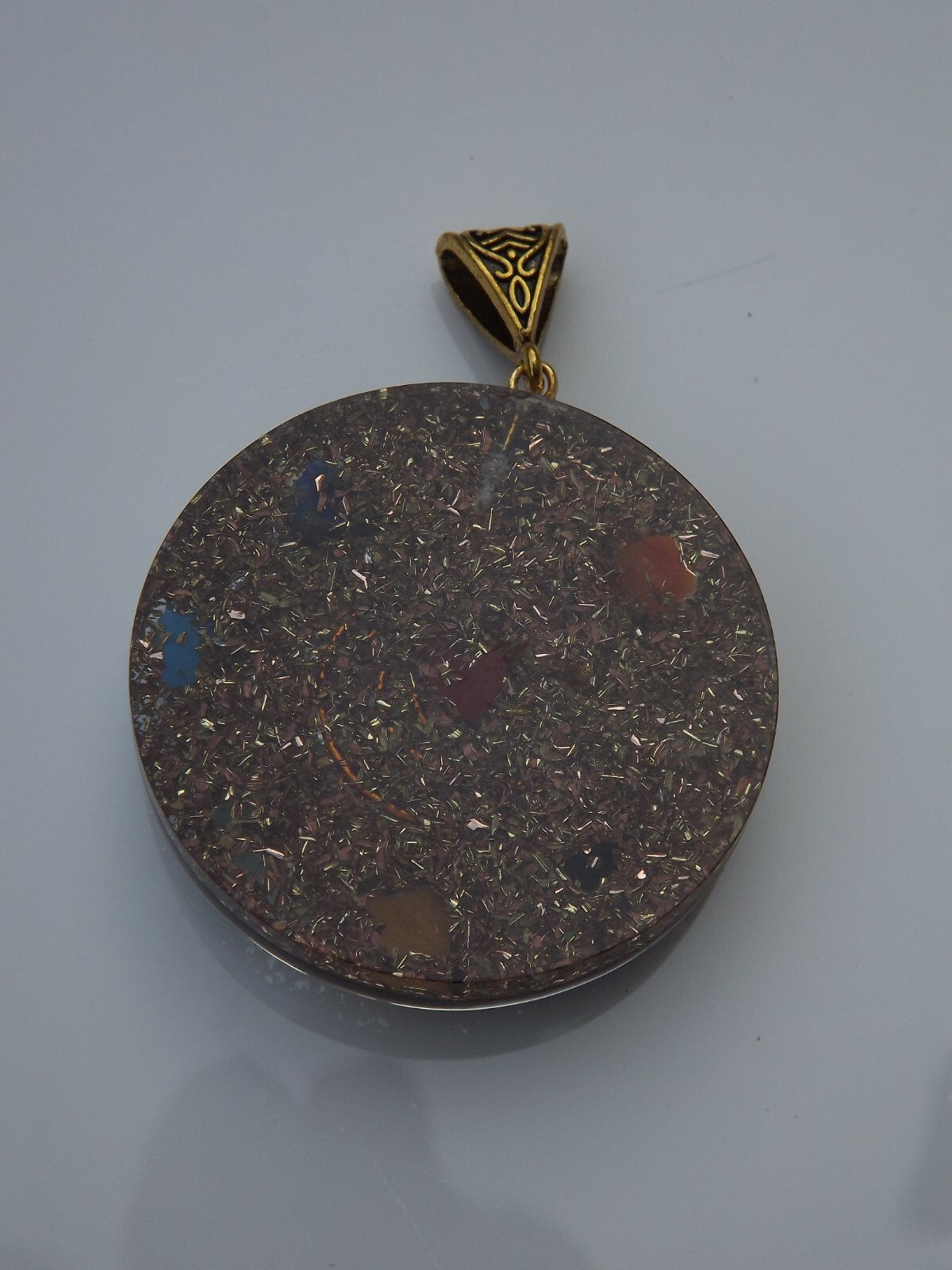Orgone Chakra Healing 1.5″ Round Pendant 7 Chakra Stones Necklace Pendant