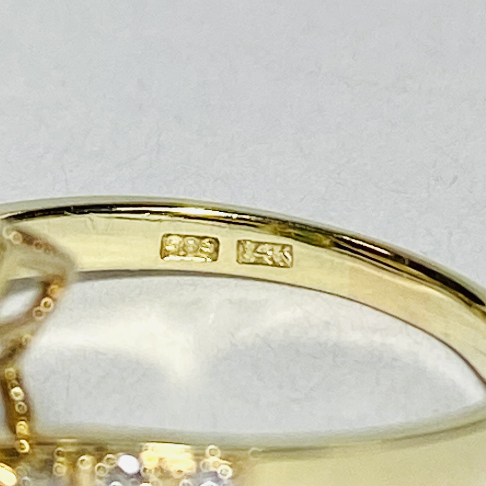 14K Yellow Gold 0.50ctw Pear Emerald 0.40ctw Diamond Size 7.75 Bypass Ring 3.4g