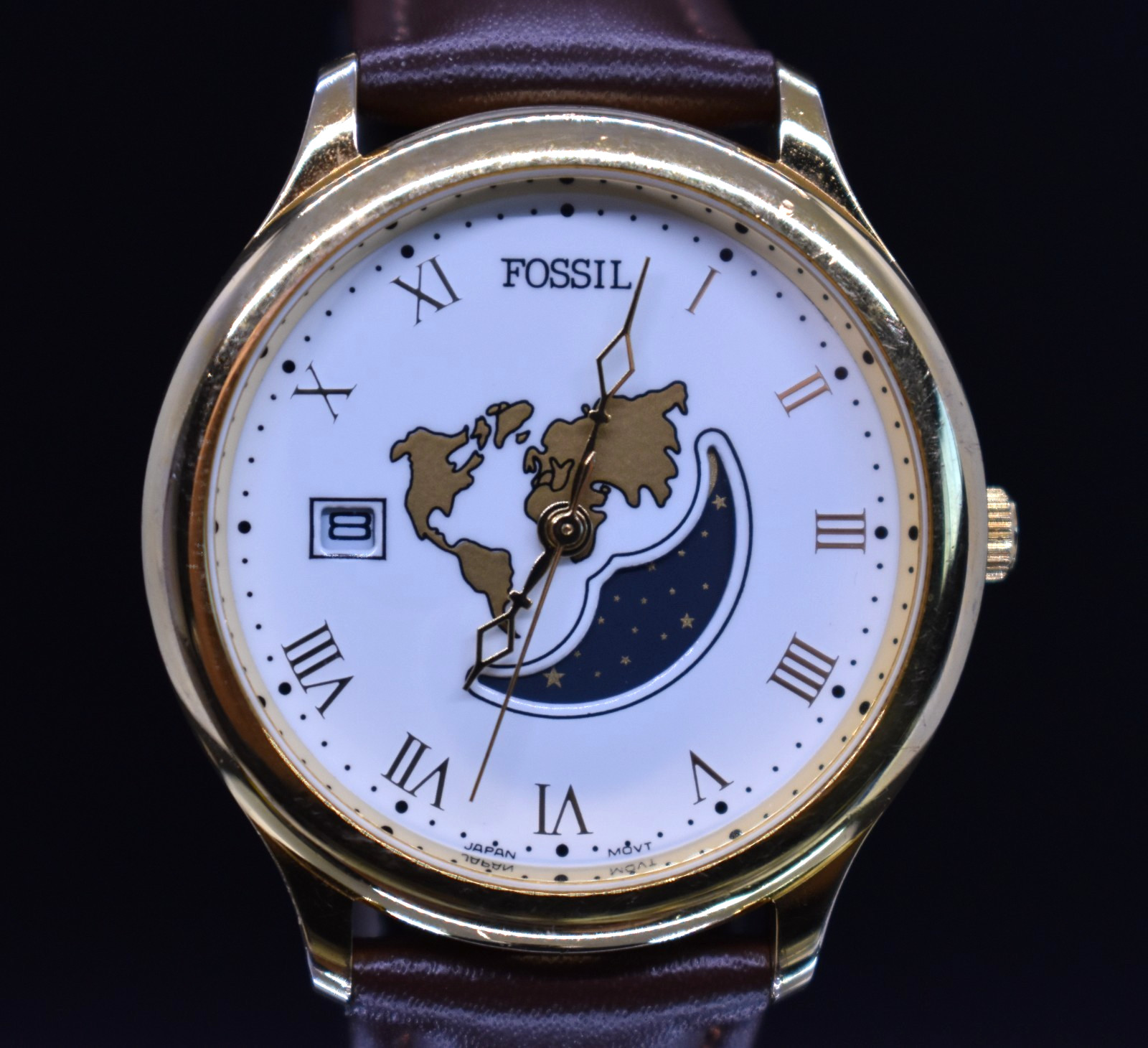 Vtg FOSSIL MOON PHASE World Map Watch 1990’s Roman Numerals Date Dial Gold Tone
