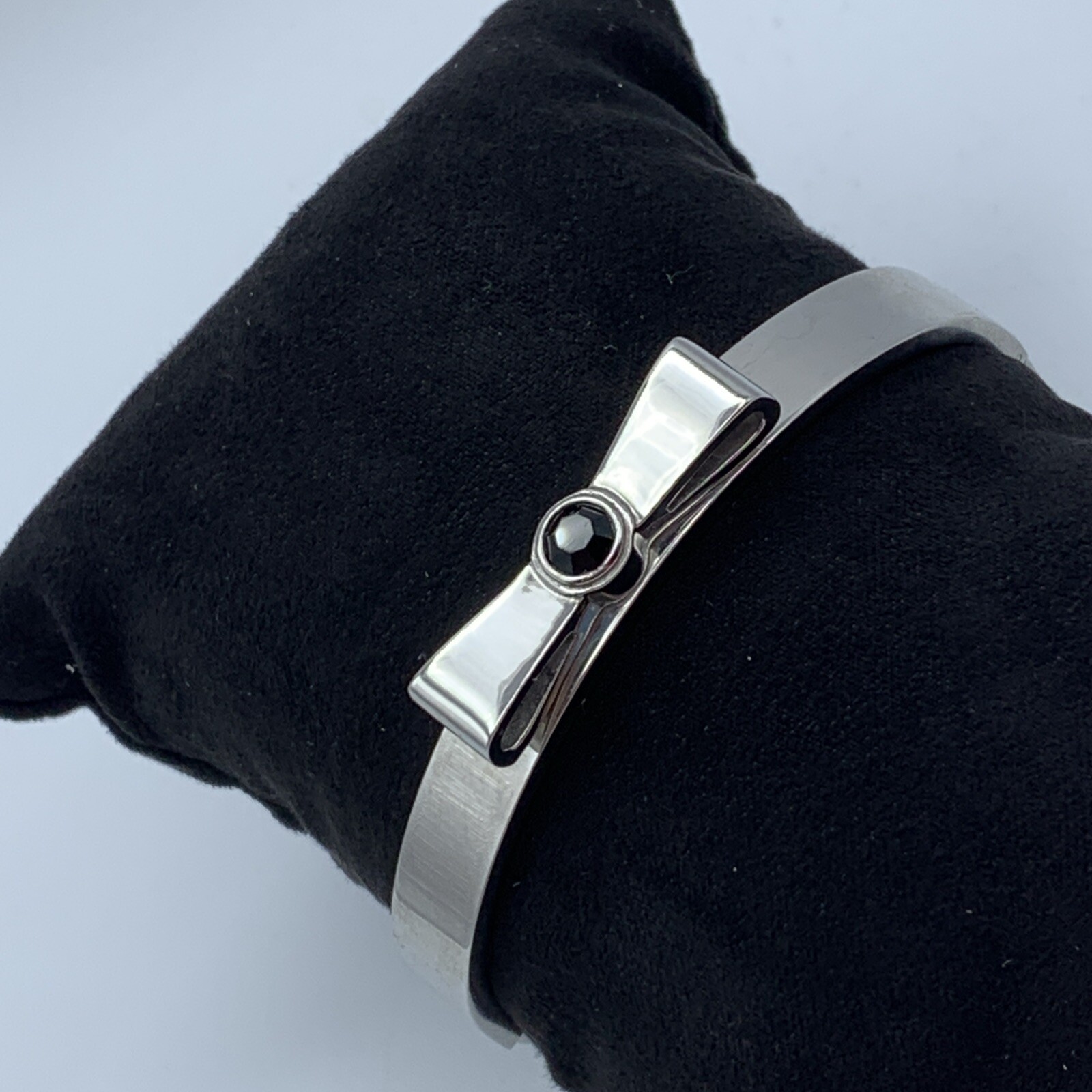 Rustic Cuff 7.25 in Cindy Silver Tone Hinged Bangle Bracelet w/ Bow Accent B4-23