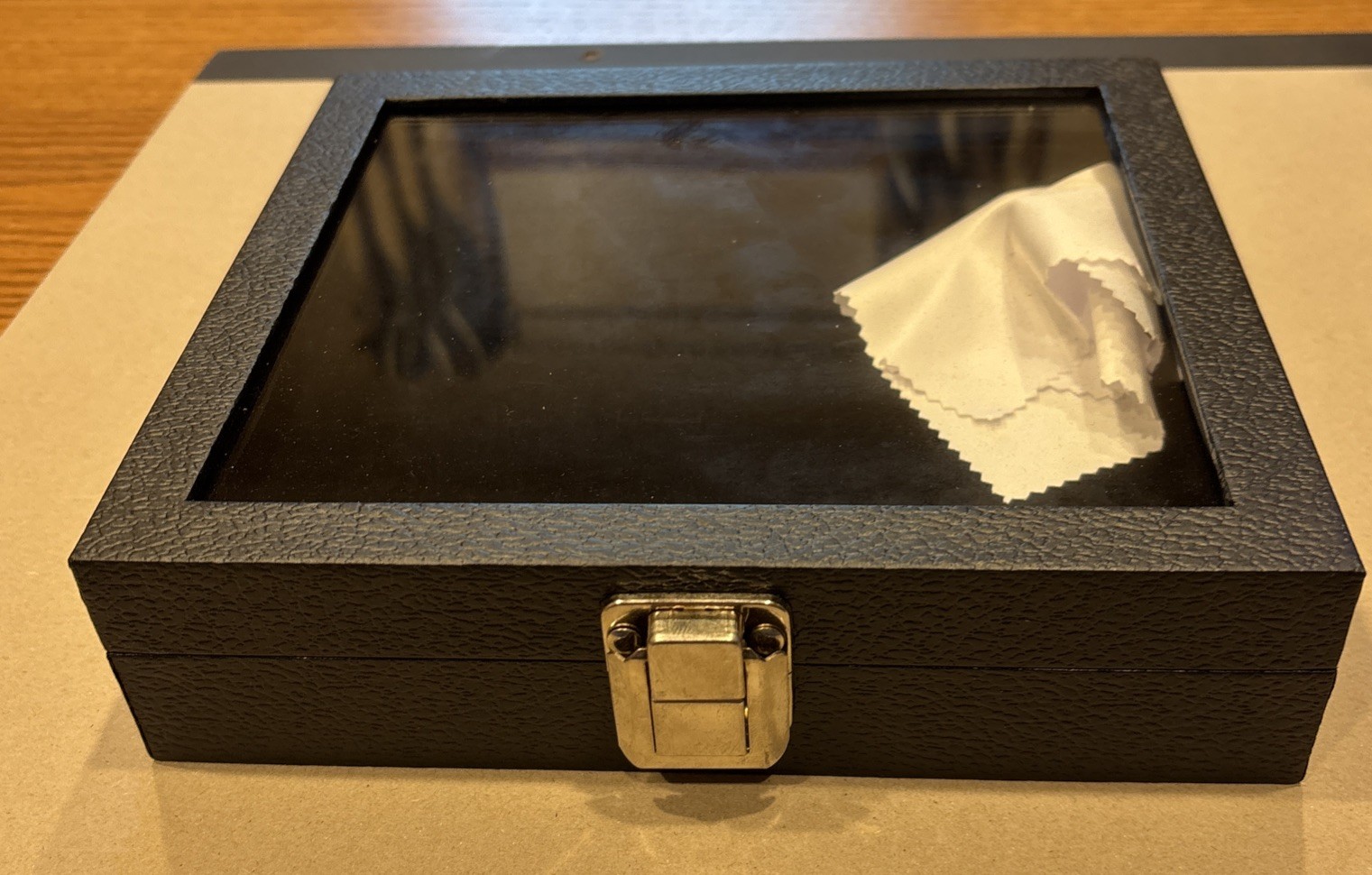 Ring box Keepsake Glass Top Display Case With Hinged Lid And Metal Clasp 36 Ring