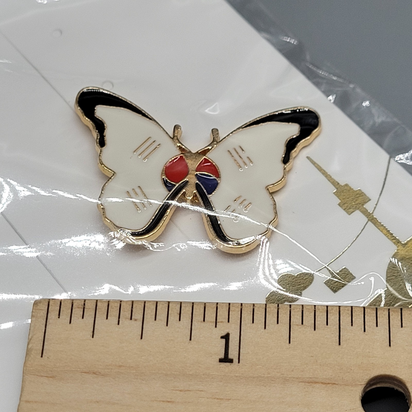 South Korea Butterfly Flag Lapel Pins Patriotic Korean Flag Enamel Metal Pin
