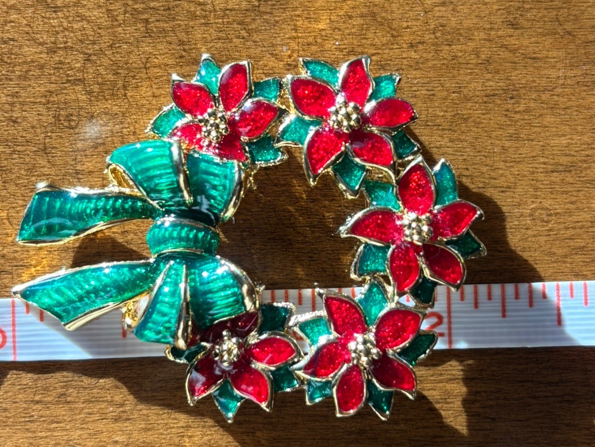 Christmas Wreath Poinsettias Brooch Pin Red Green Holiday Jewelry