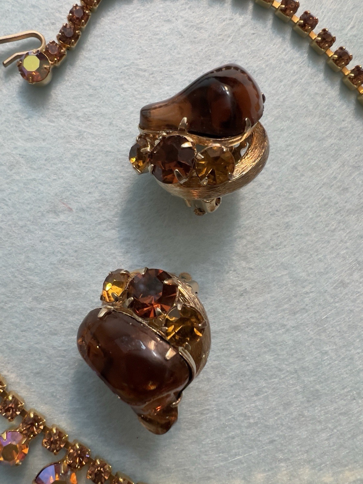 VTG D&E Juliana Root Beer Glass & Topaz Rhinestone Runway Necklace & Earrings