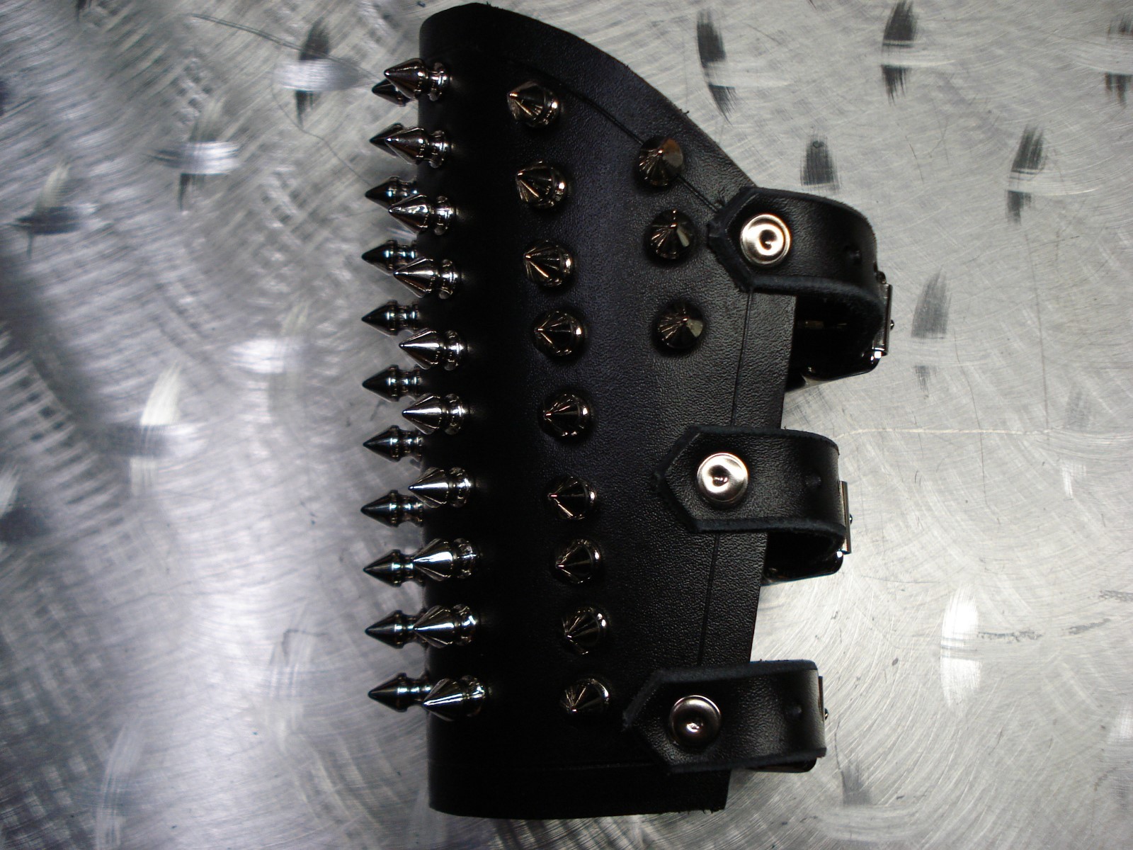 BLACK SPIKE LEATHER GAUNTLET. BLACK DEATH (MDLG0002)….. SUSPERIA