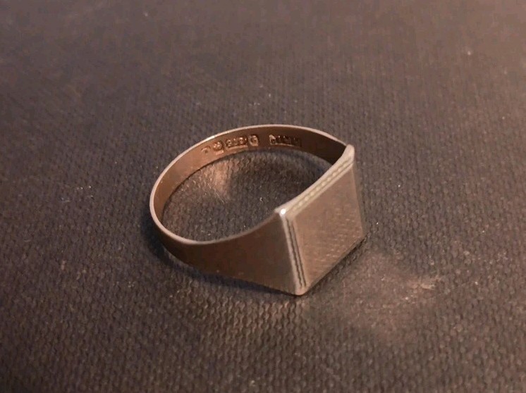 Vintage 9ct Gold Square Flasher Signet Ring – Size T½ – 2.3 grams
