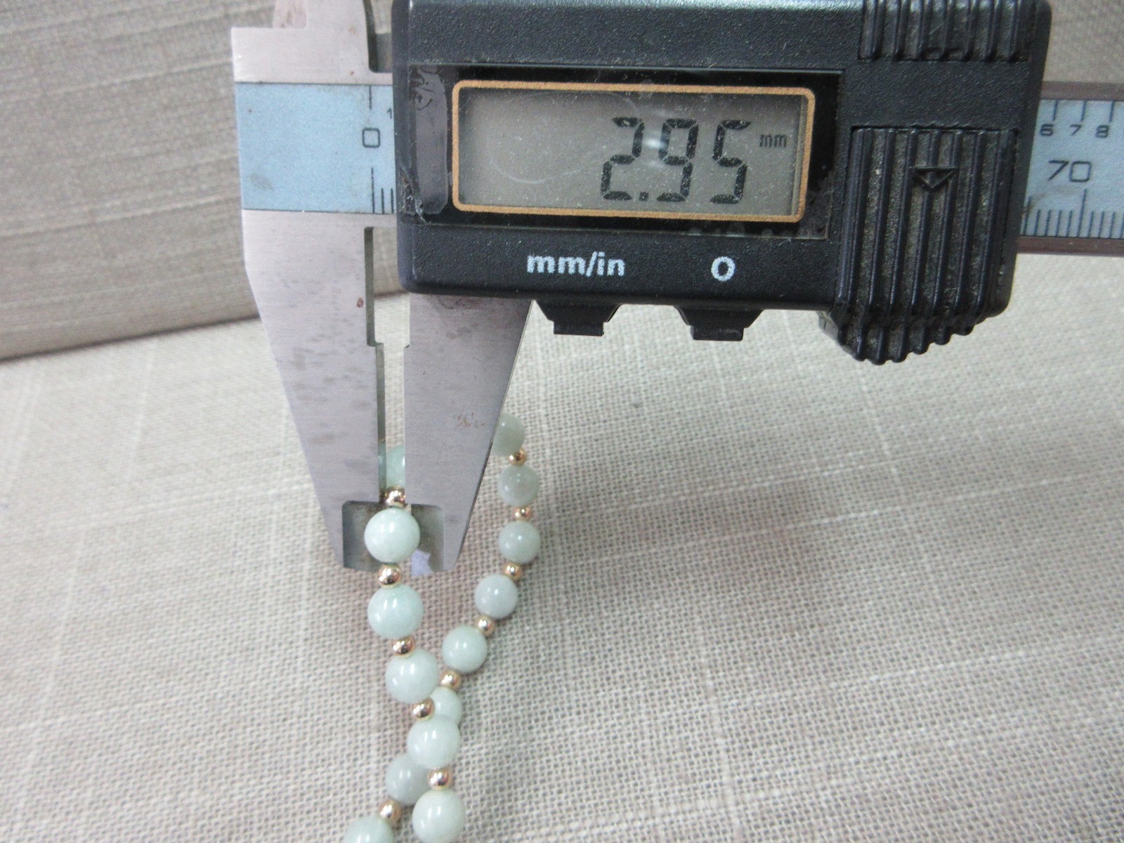 6 7/8″ 14k Foam Green Jade Beads 14k gold beads Bracelet 8.22 Grams