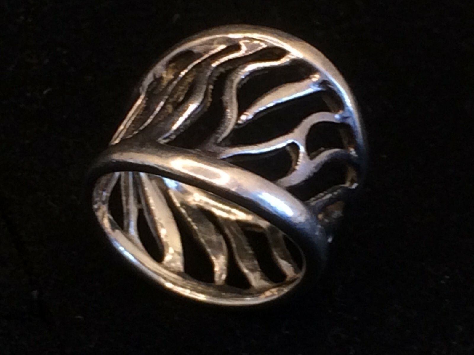 Silver Ring Ring 925 Hallmarked Silver 5.96g 17mm Internal Openwork