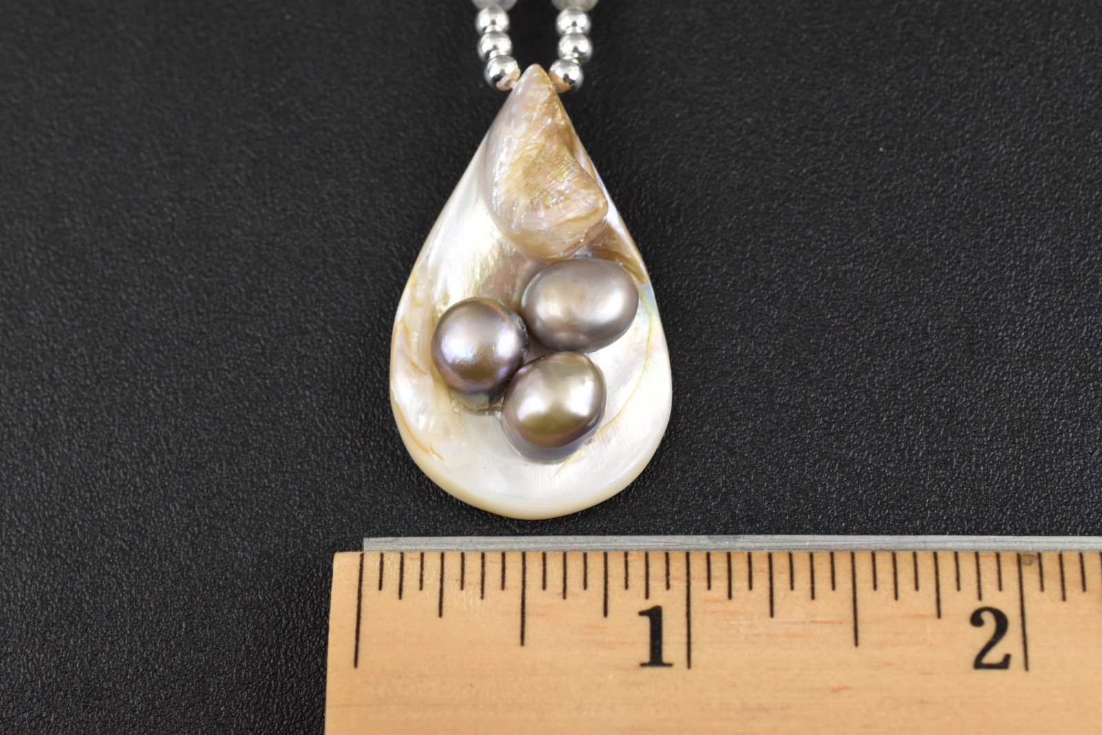 Elegant 17-1/2″ Sterling Labrodite Bead Necklace with Mother of Pearl Drop
