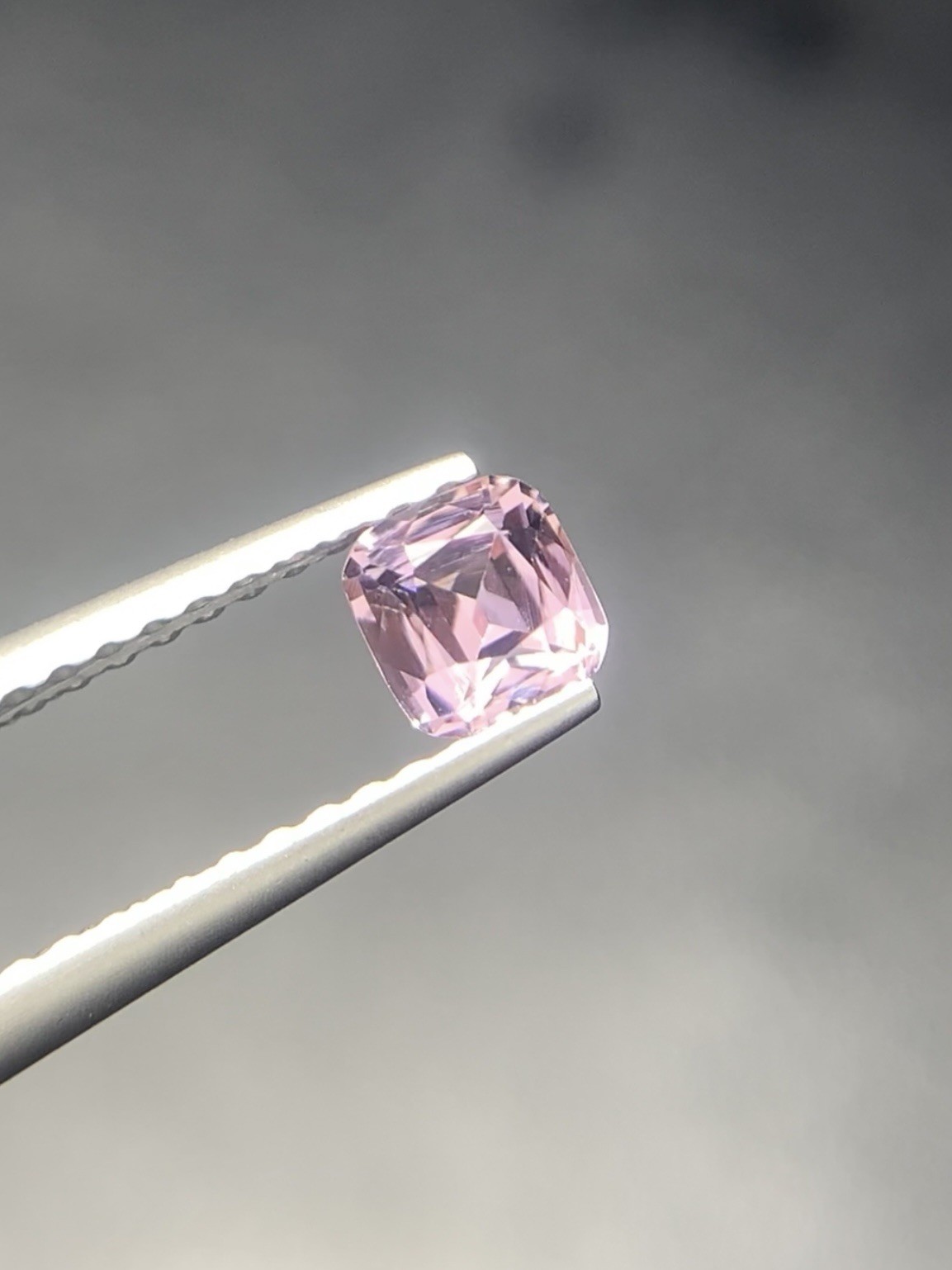 0.33/Ct,Natural Lavender Tajik Pink Spinel ,Cushion shape,H-saturation,E-Clean,
