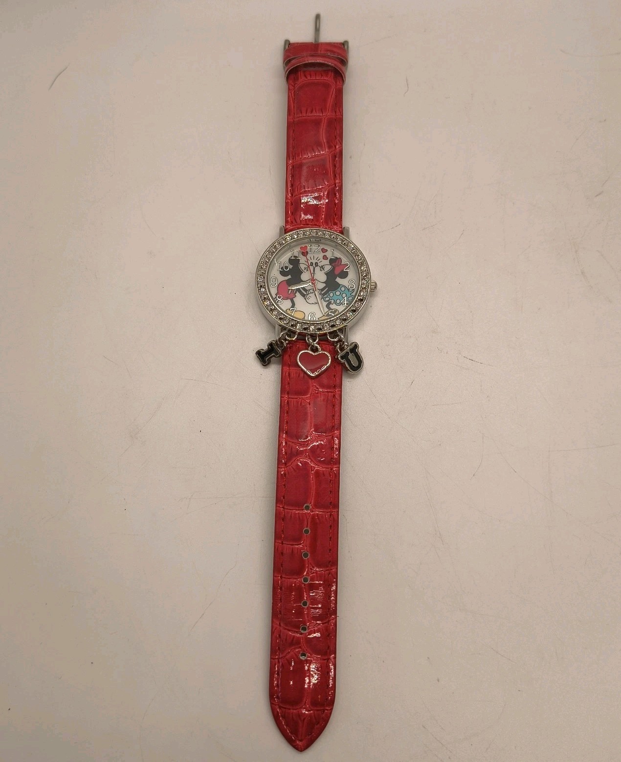 Mickey & Minnie Mouse I Love You Kissing Watch with Charms MCK1AQ1268H15 Works