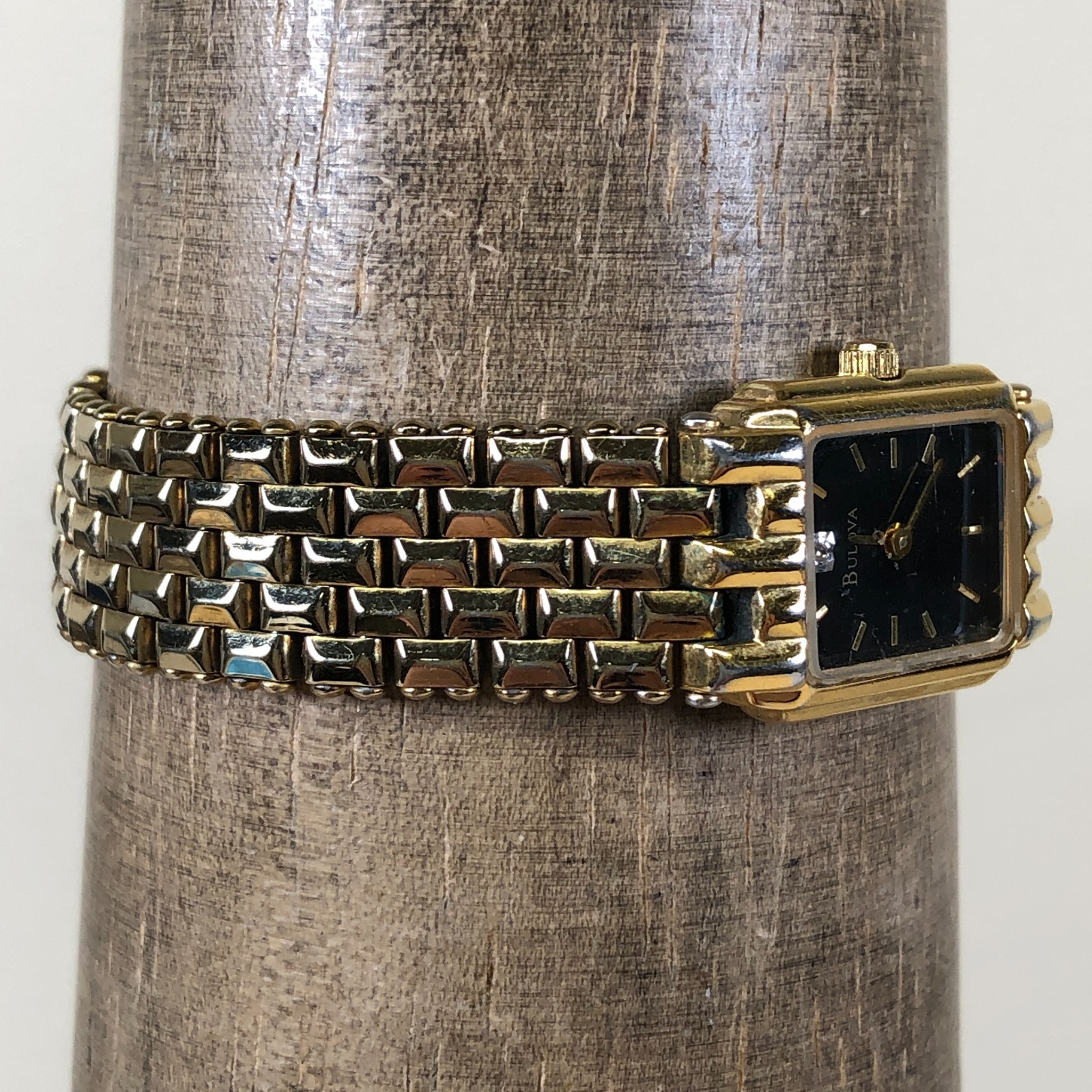 Vtg Bulova Women T8 Dress Diamond Accent Gold Tone Quartz 17mm Watch 6 1/4″
