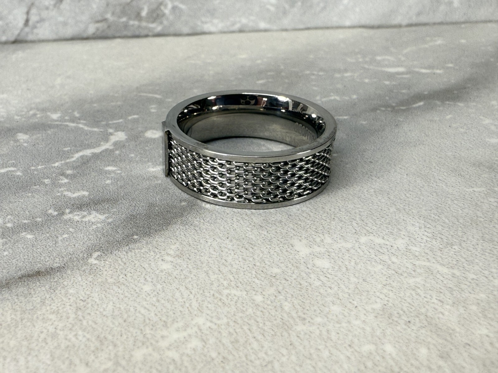 Geoffrey Beene Silver Tone Mesh Chain Band Ring Size 10