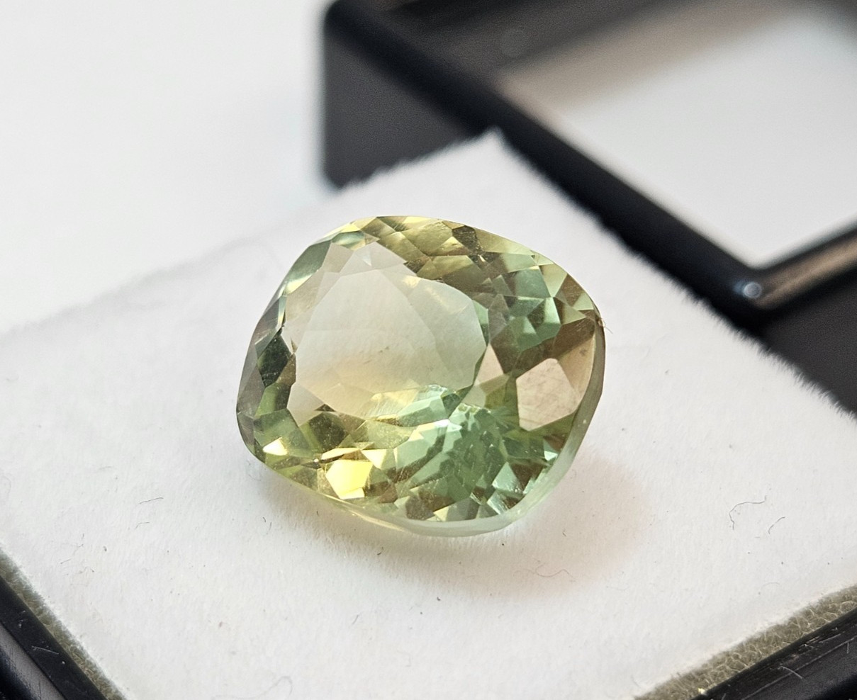 Tourmaline Cushion Cut Bi-Colour 6 Ct Natural Loose Gemstone For Ring Making