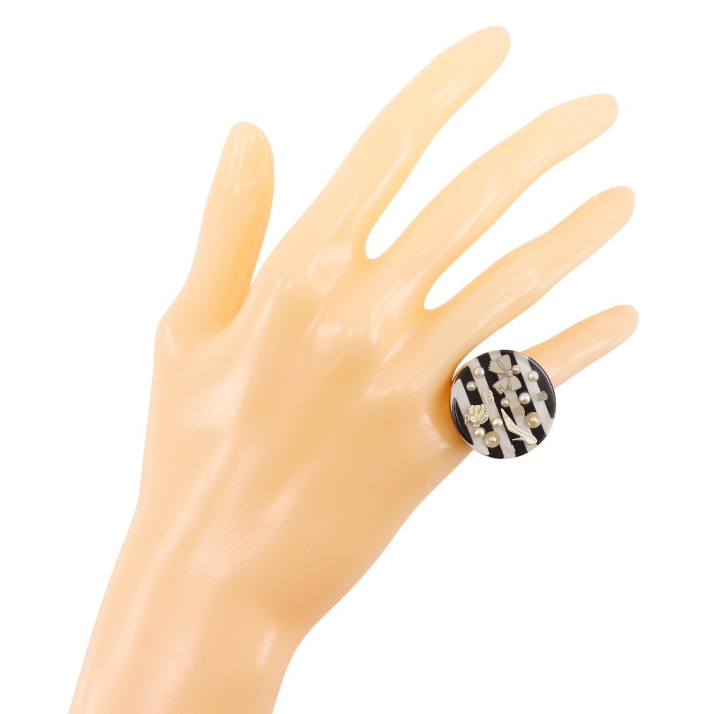 CHANEL border Ring CC logo Vintage white Resin system/Fake pearl #6.2(US S…