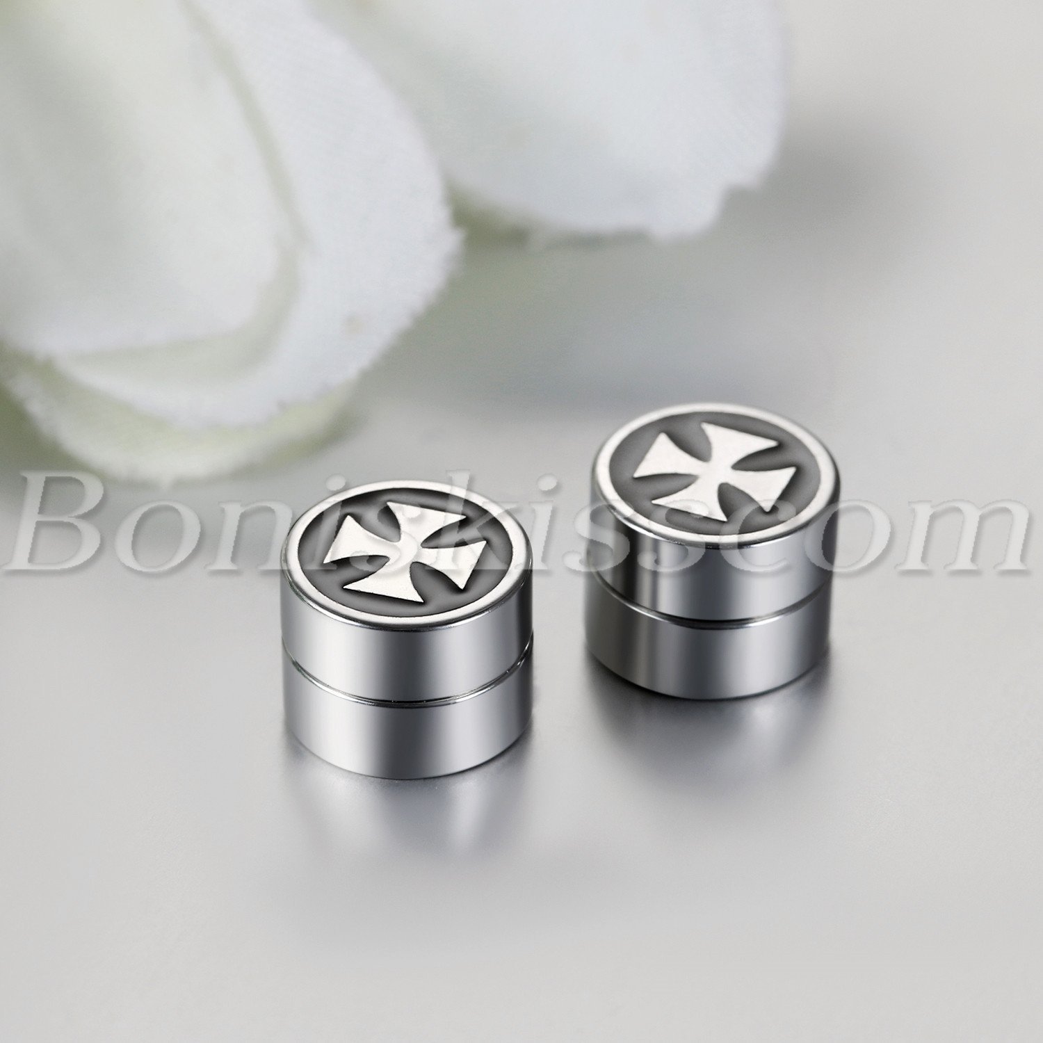 Mens Retro Celtic Cross Pattern No-pierced Clip On Round Magnetic Studs Earrings