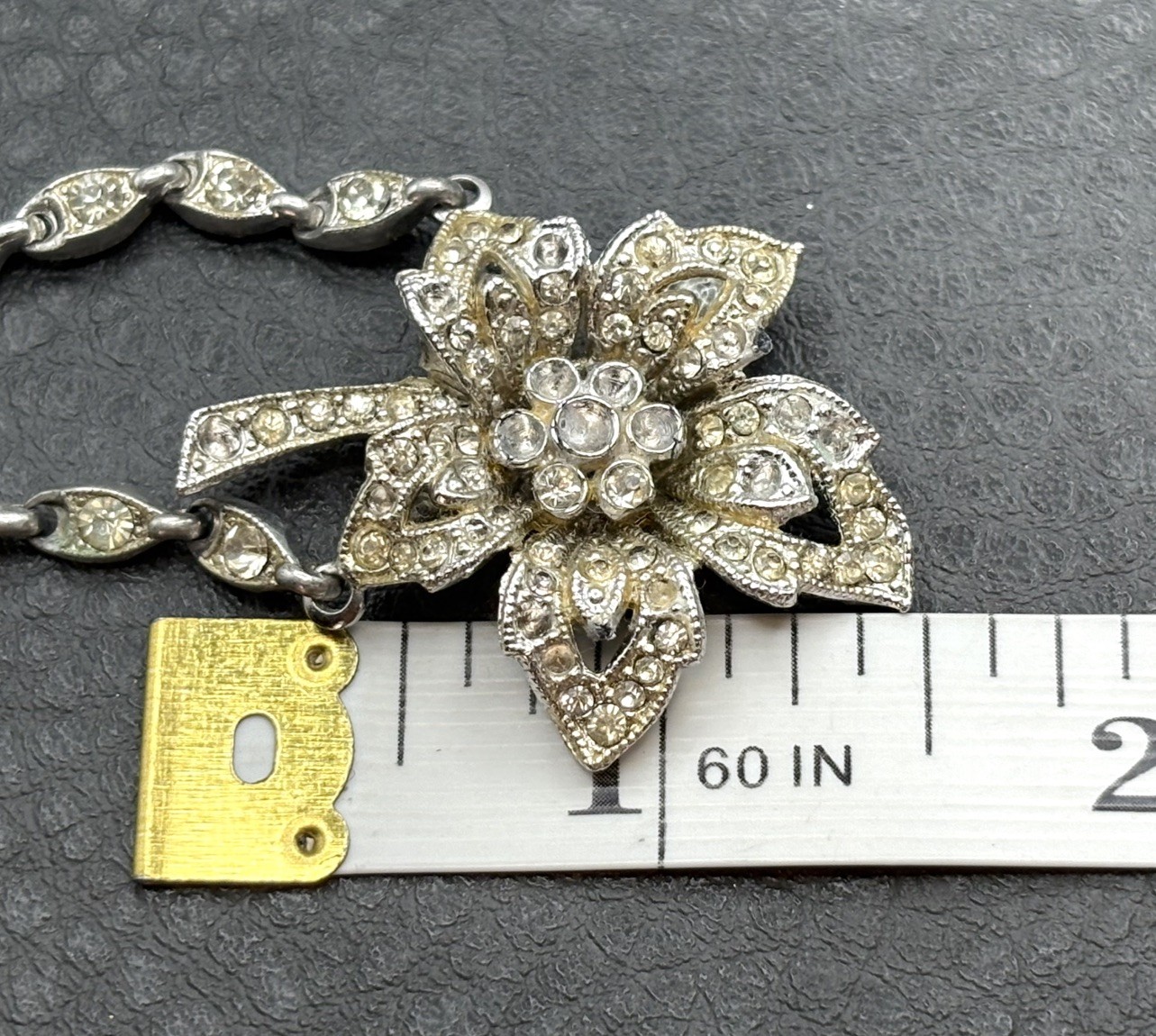 Vintage Art Deco Rhinestone Flower Silver Tone 15.5” Necklace Choker READ