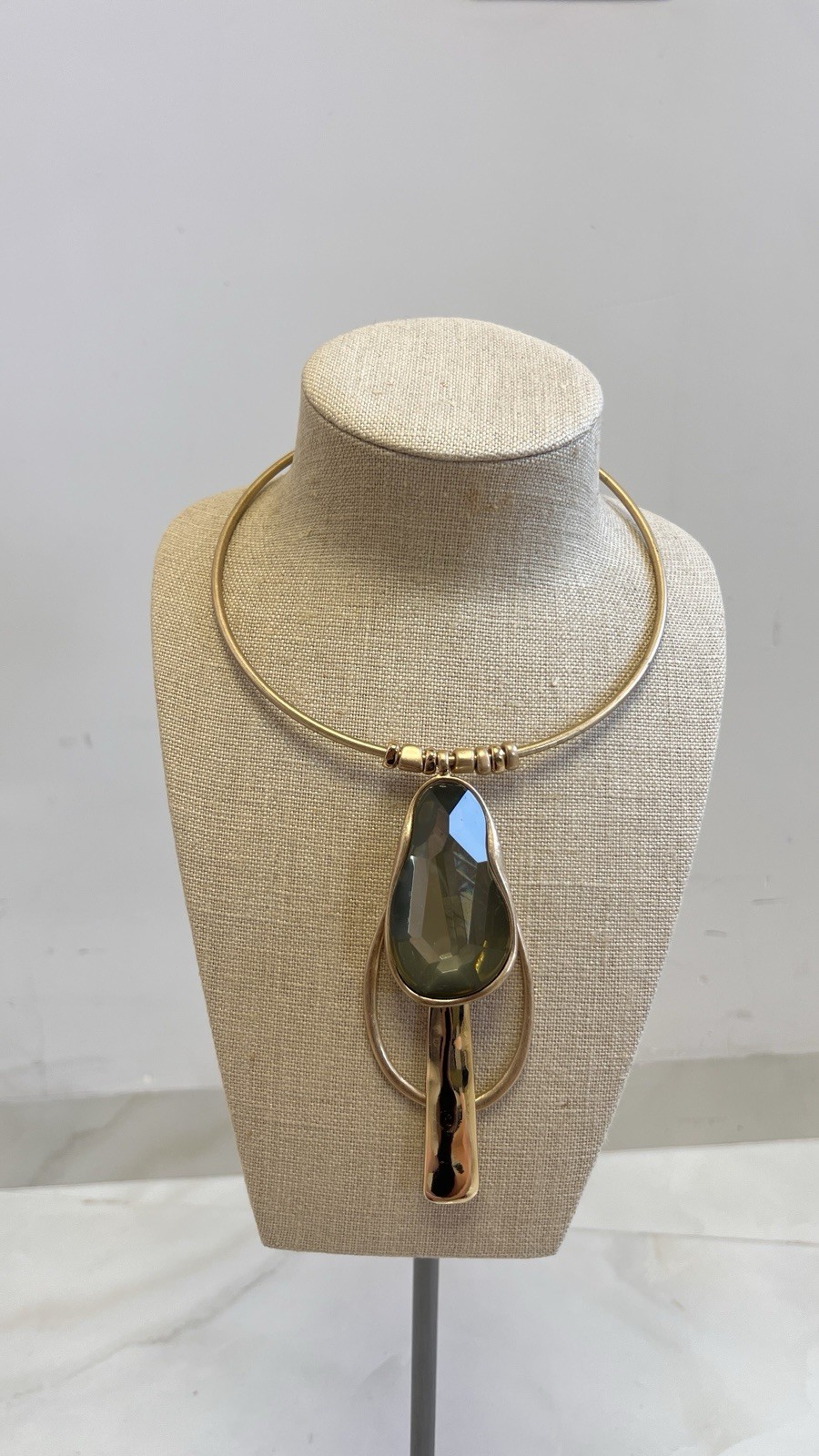 Elo Soho gold plated collar Necklace smoky gray crystal statement pendant