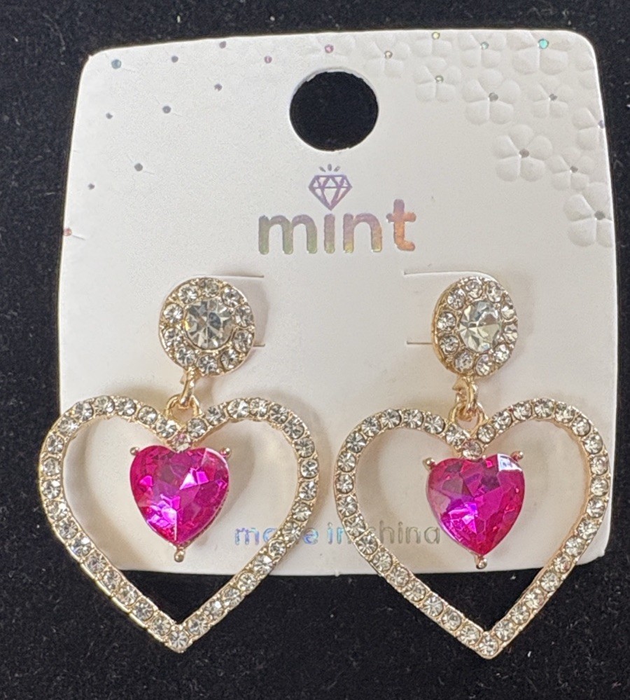 Beautiful Fuchsia Pink Heart Earrings. Perfect For Every Occasion.
