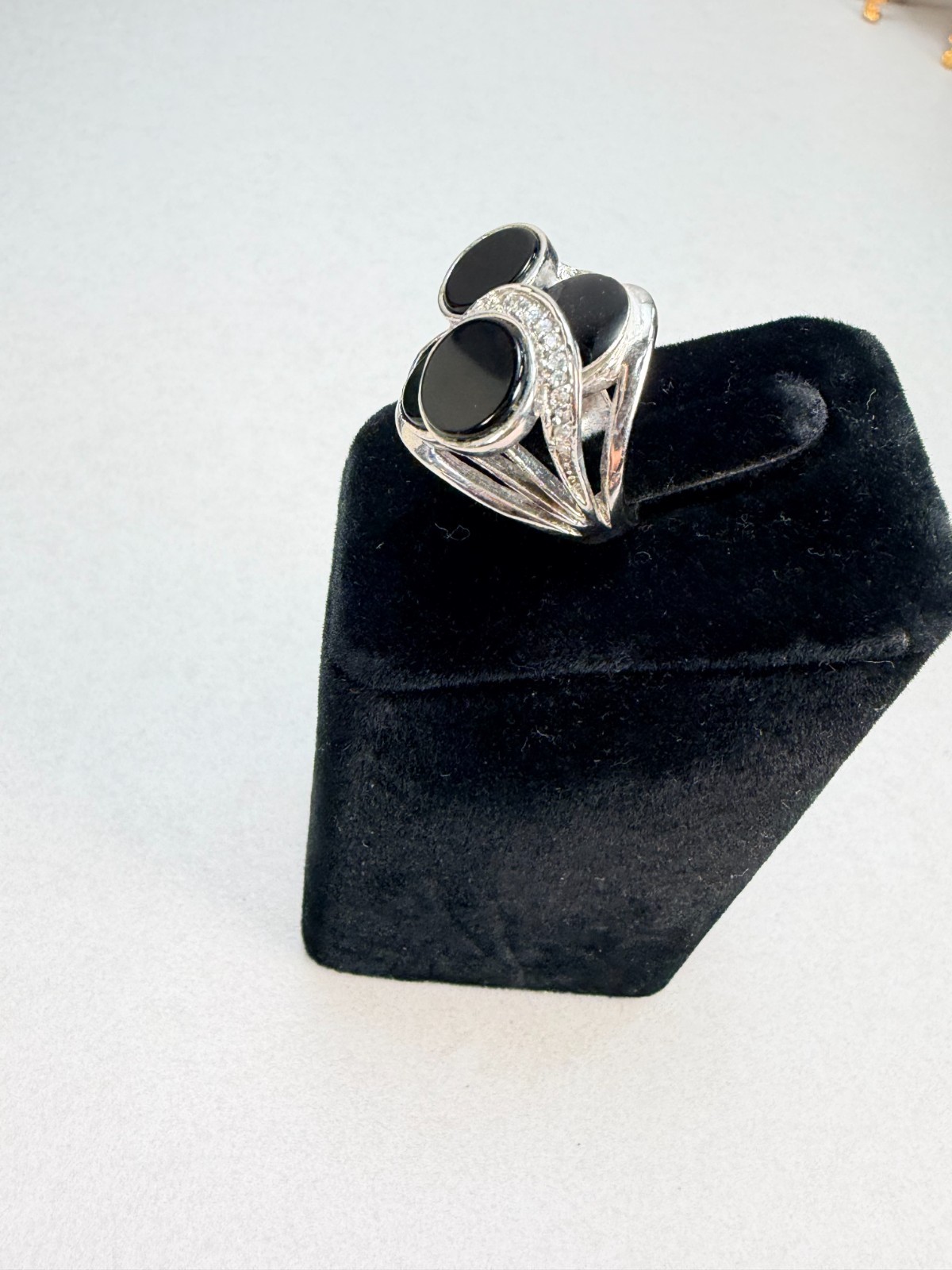 Modern Black Onyx Rhinestone Statement Ring Silver Tone Fashion Ring Size 7
