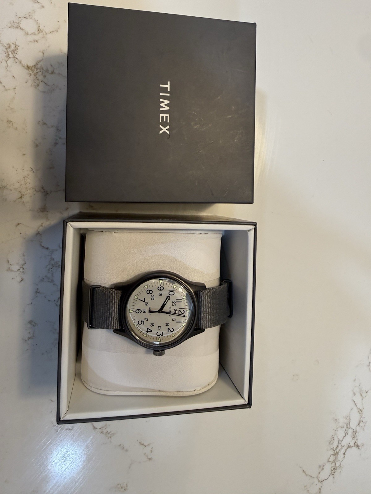 Timex Indiglo Quartz 40 mm White Dial Gray NATO Strap 30m Box